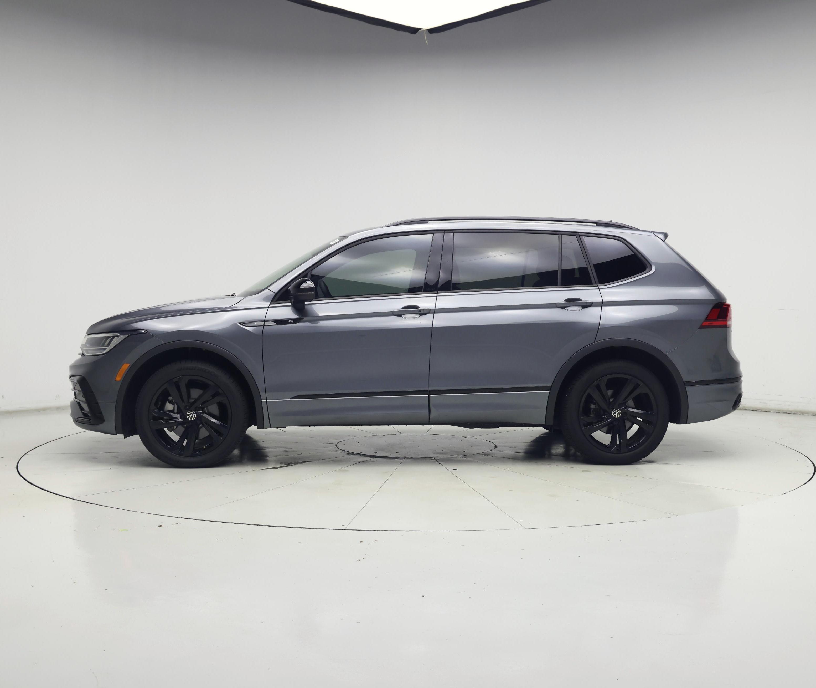 Thumbnail: 2024 Volkswagen Tiguan - 3