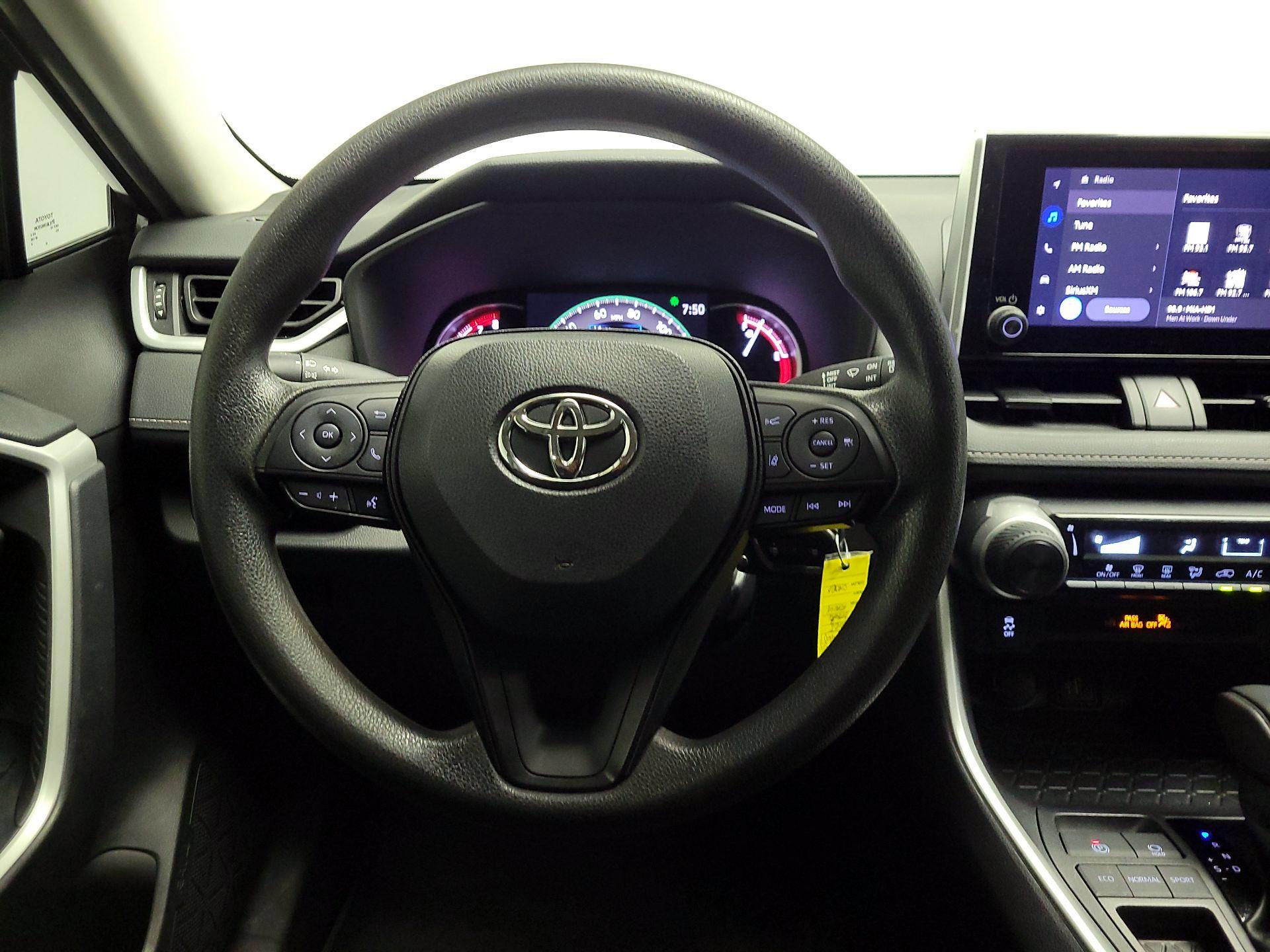 Thumbnail: 2025 Toyota RAV4 - 10