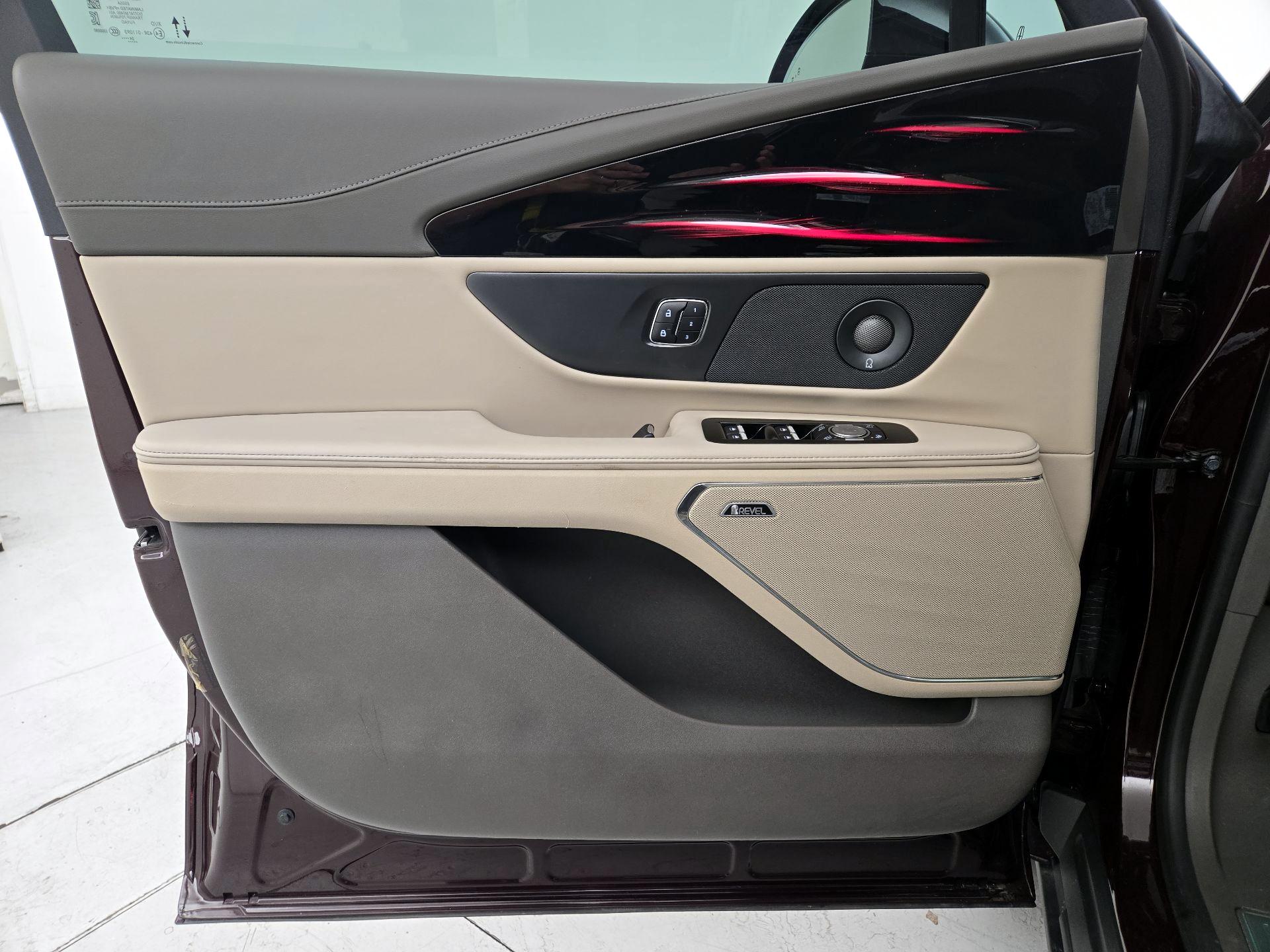 Thumbnail: 2025 Lincoln Nautilus - 12