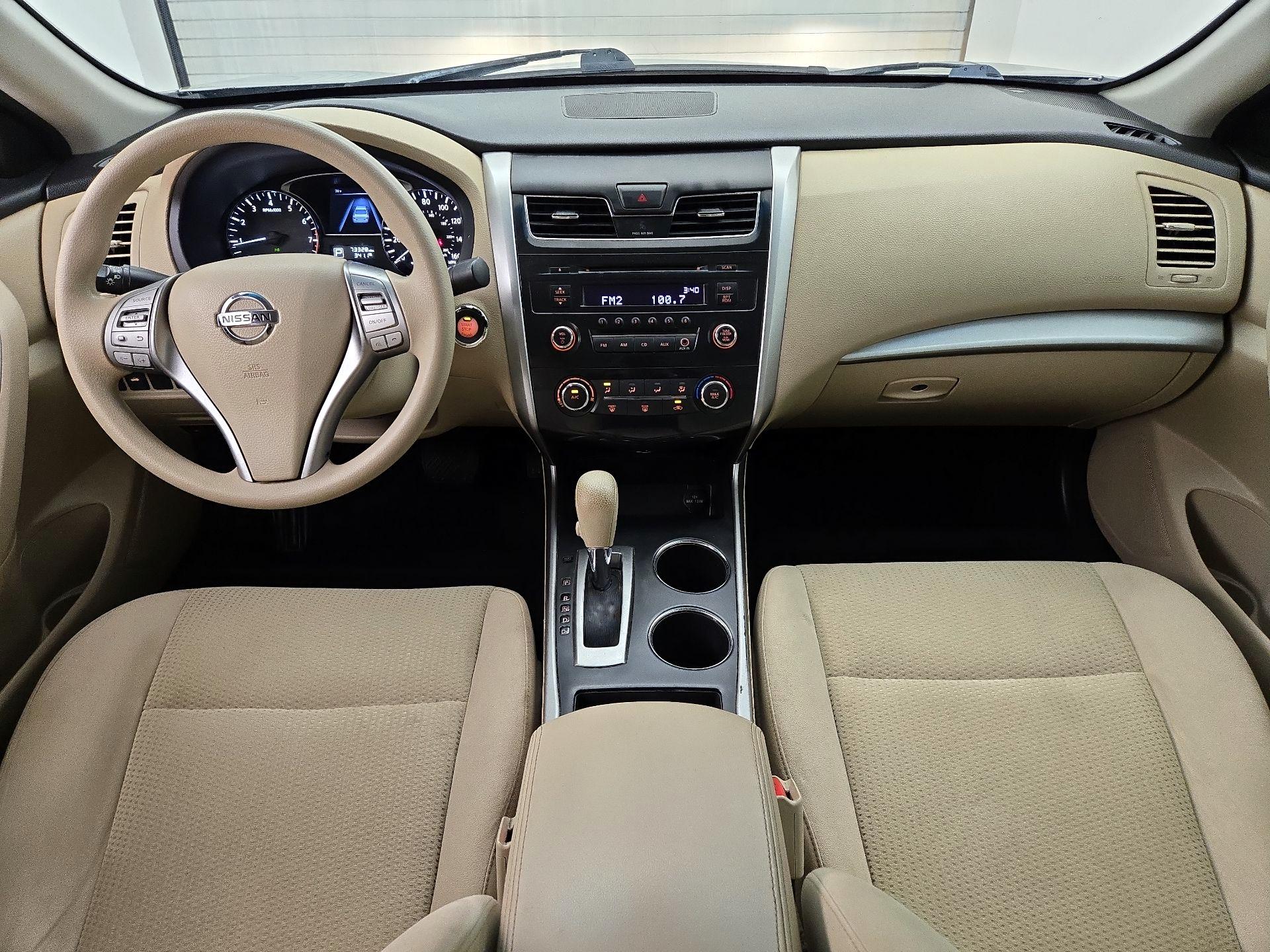 Thumbnail: 2015 Nissan Altima - 9