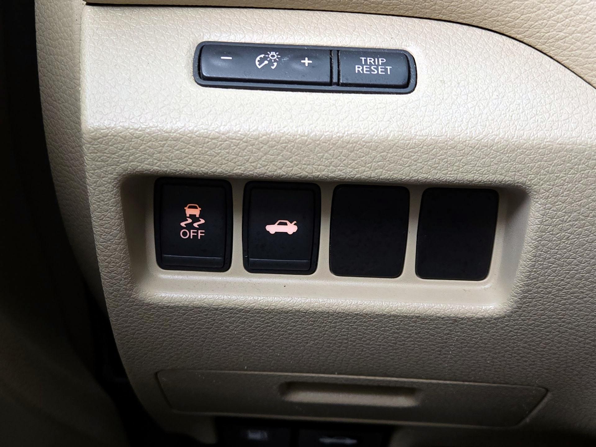 Thumbnail: 2015 Nissan Altima - 13
