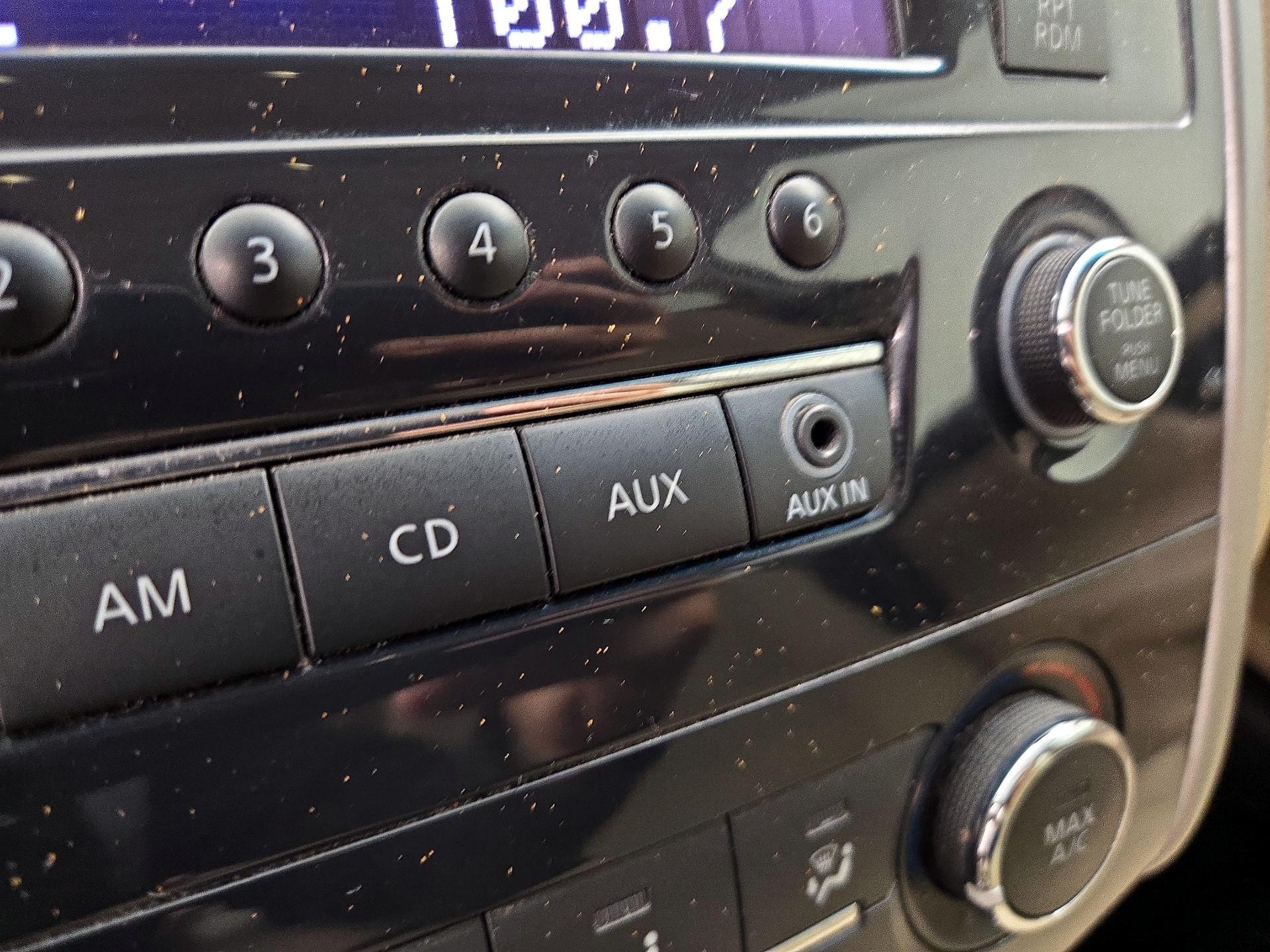 Thumbnail: 2015 Nissan Altima - 17
