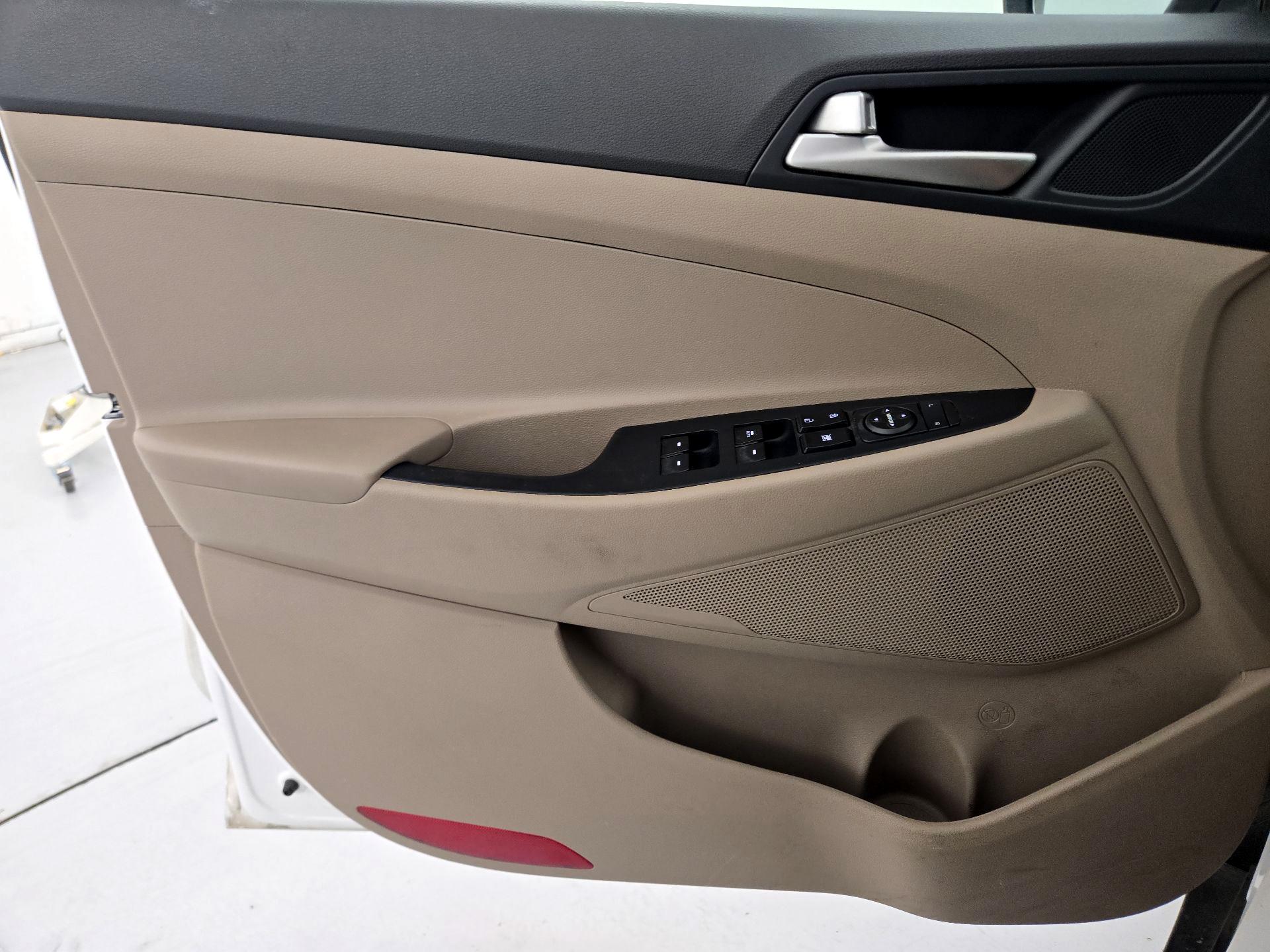 Thumbnail: 2020 Hyundai Tucson - 12