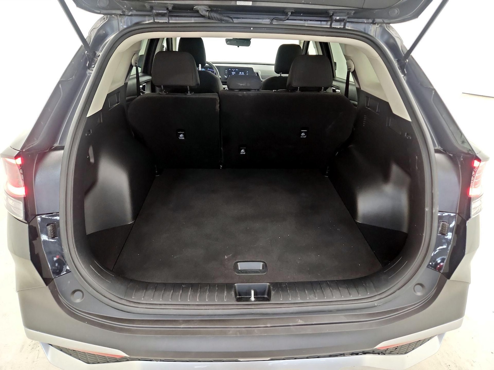 2025 Kia Sportage LX - Photo 19