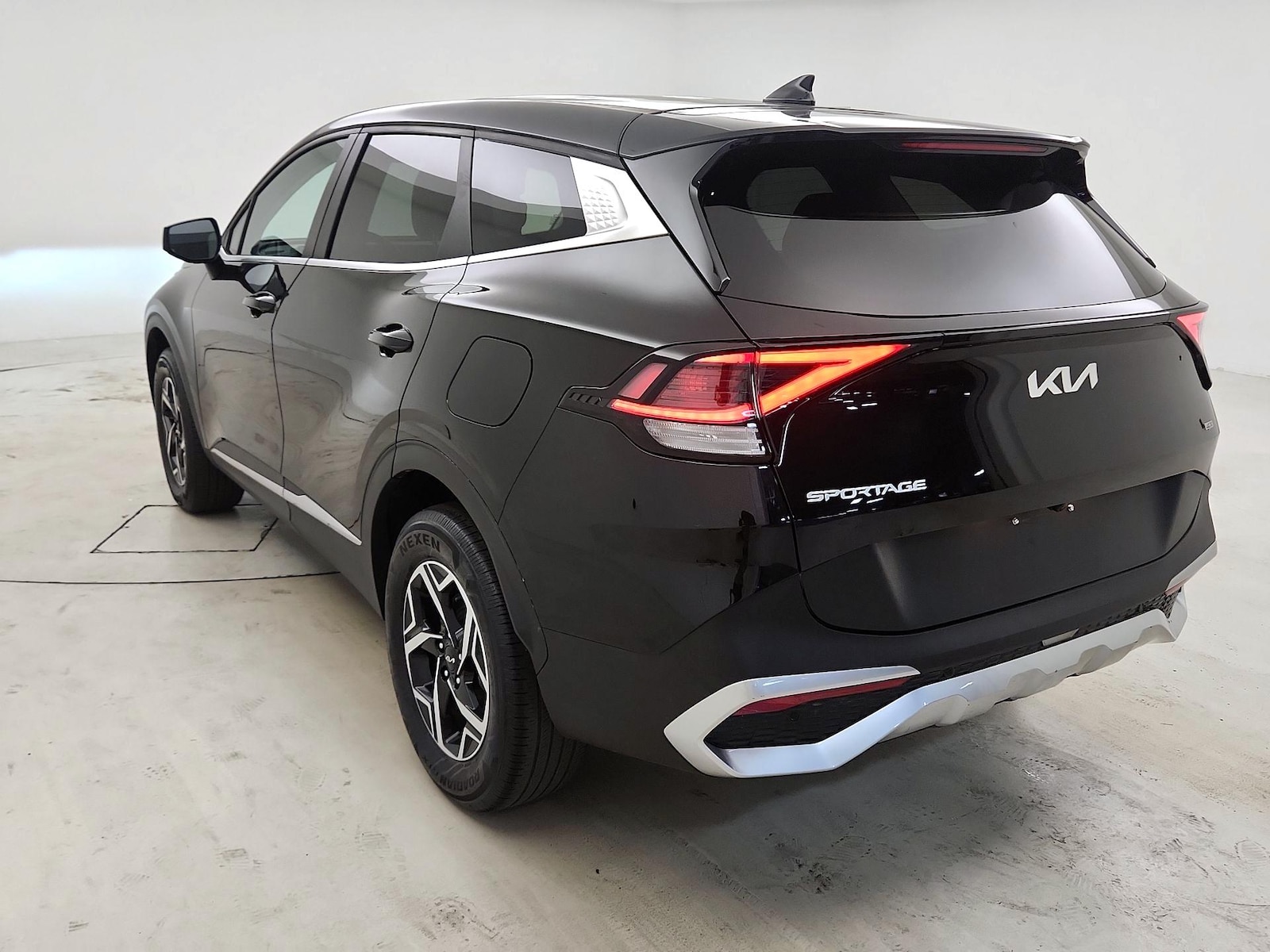 2025 Kia Sportage LX - Photo 7
