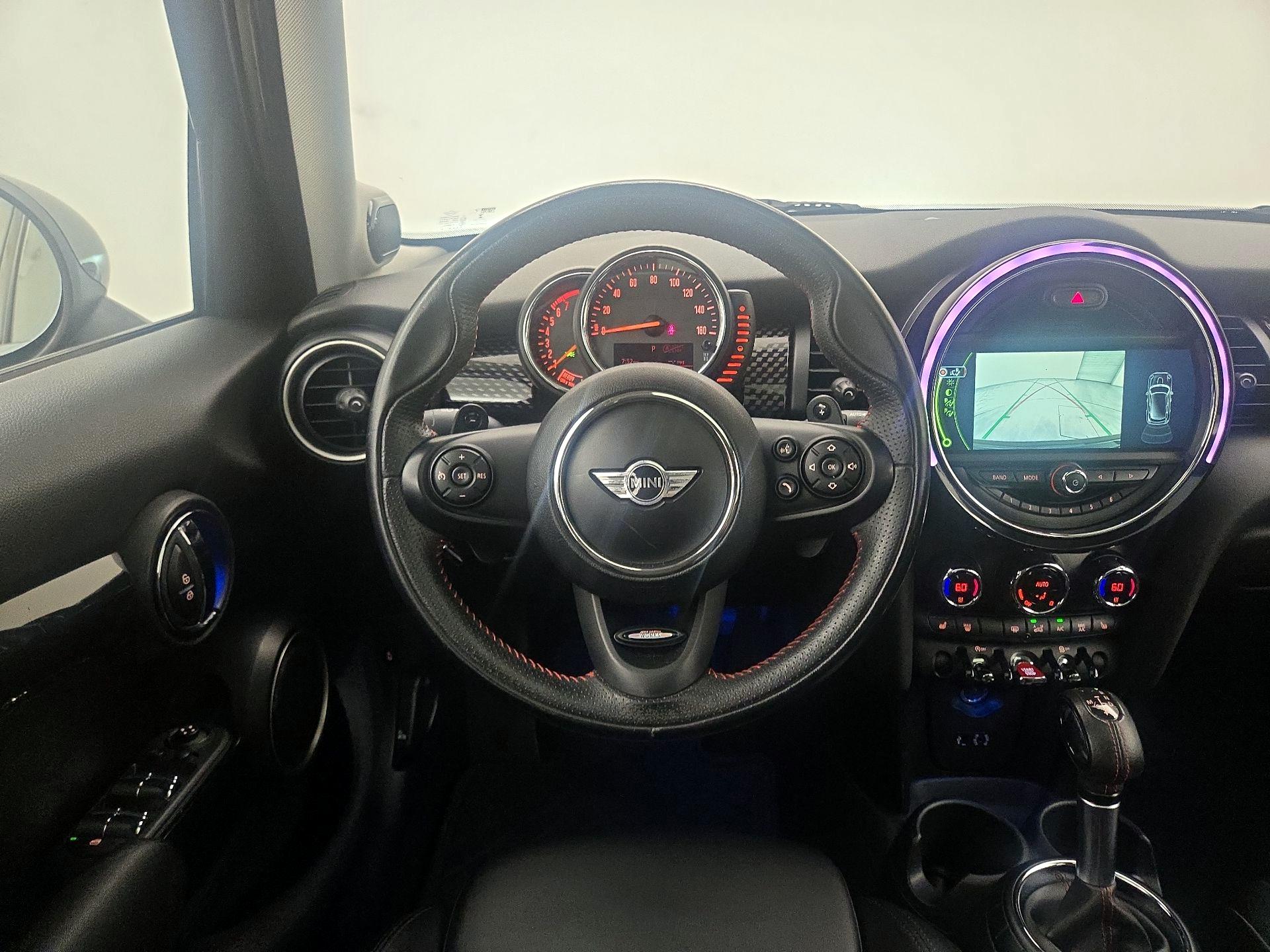 Thumbnail: 2015 MINI Cooper Hardtop - 10