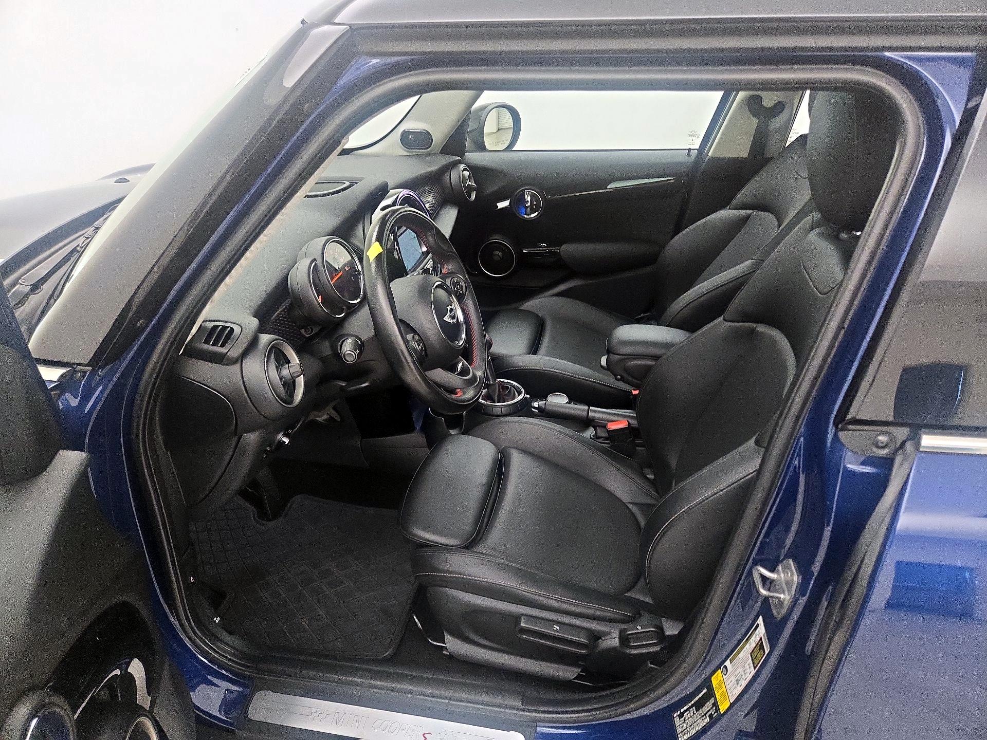 Thumbnail: 2015 MINI Cooper Hardtop - 11
