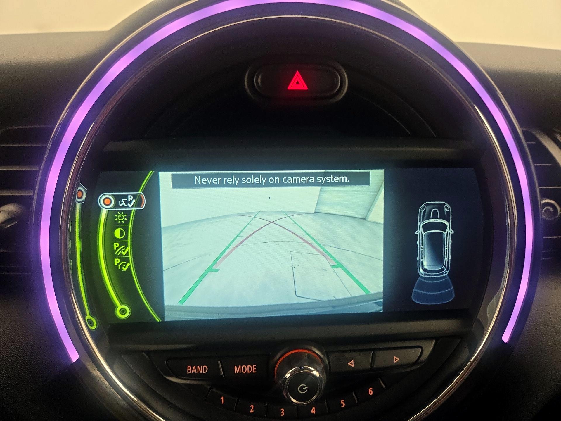 Thumbnail: 2015 MINI Cooper Hardtop - 14