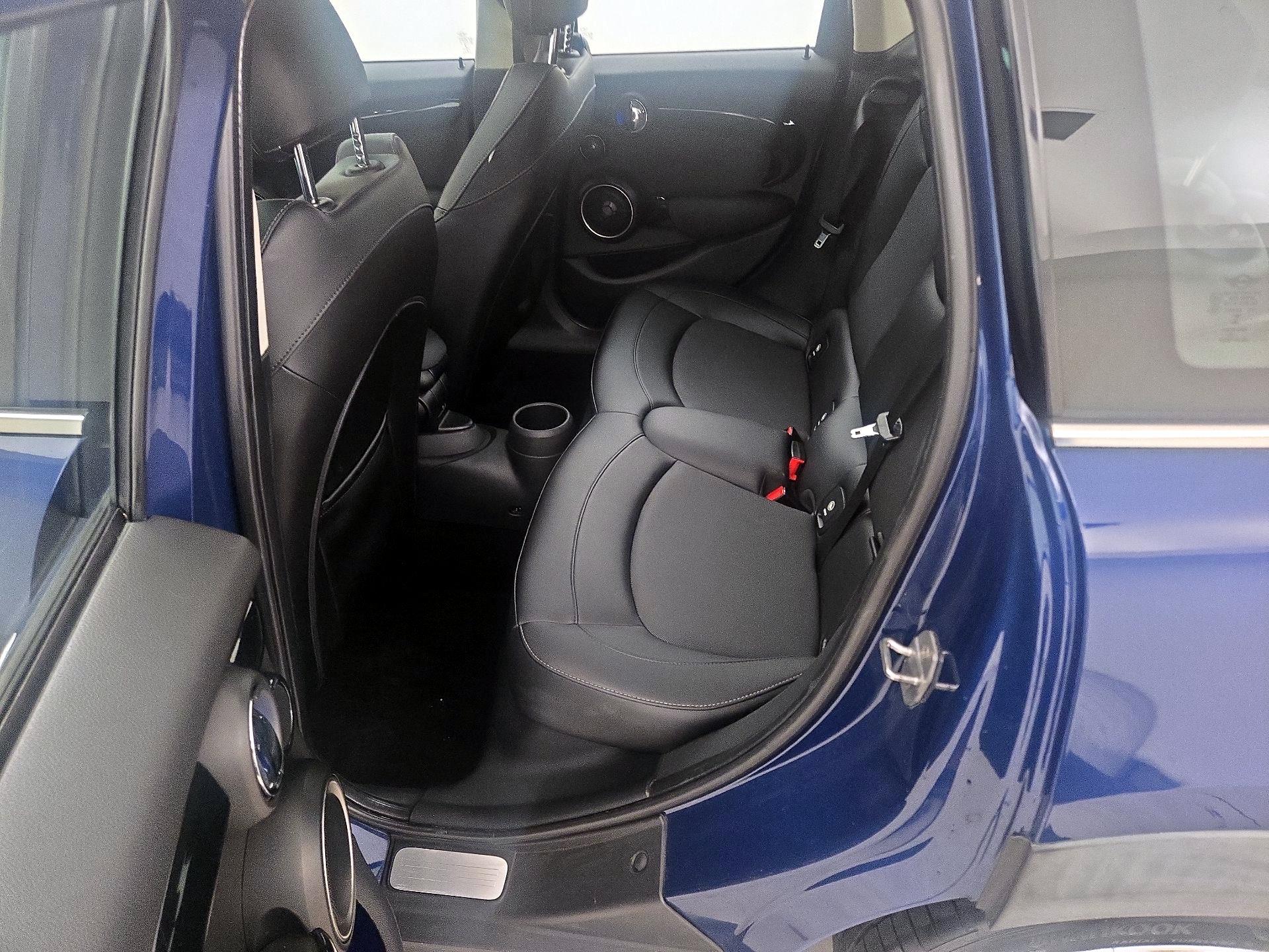 Thumbnail: 2015 MINI Cooper Hardtop - 20