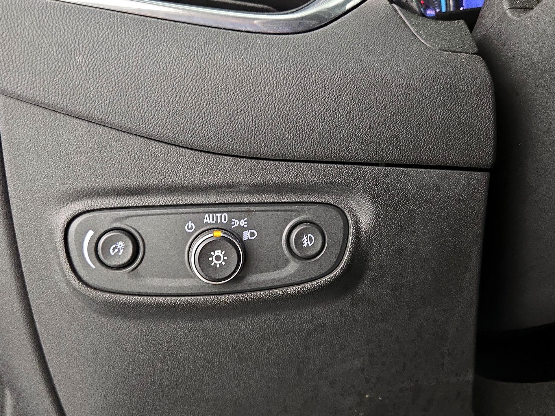 Thumbnail: 2020 Chevrolet Equinox - 13