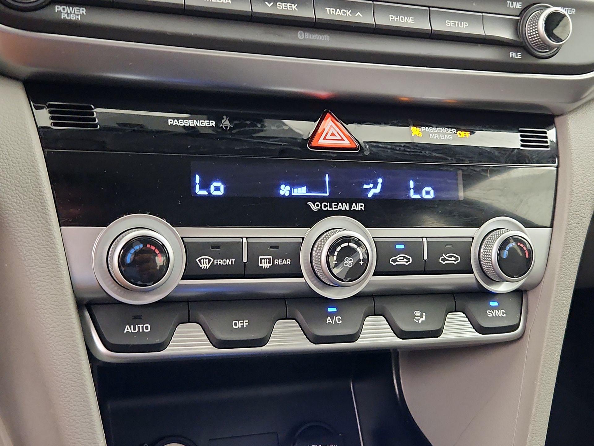 Thumbnail: 2020 Hyundai Elantra - 16