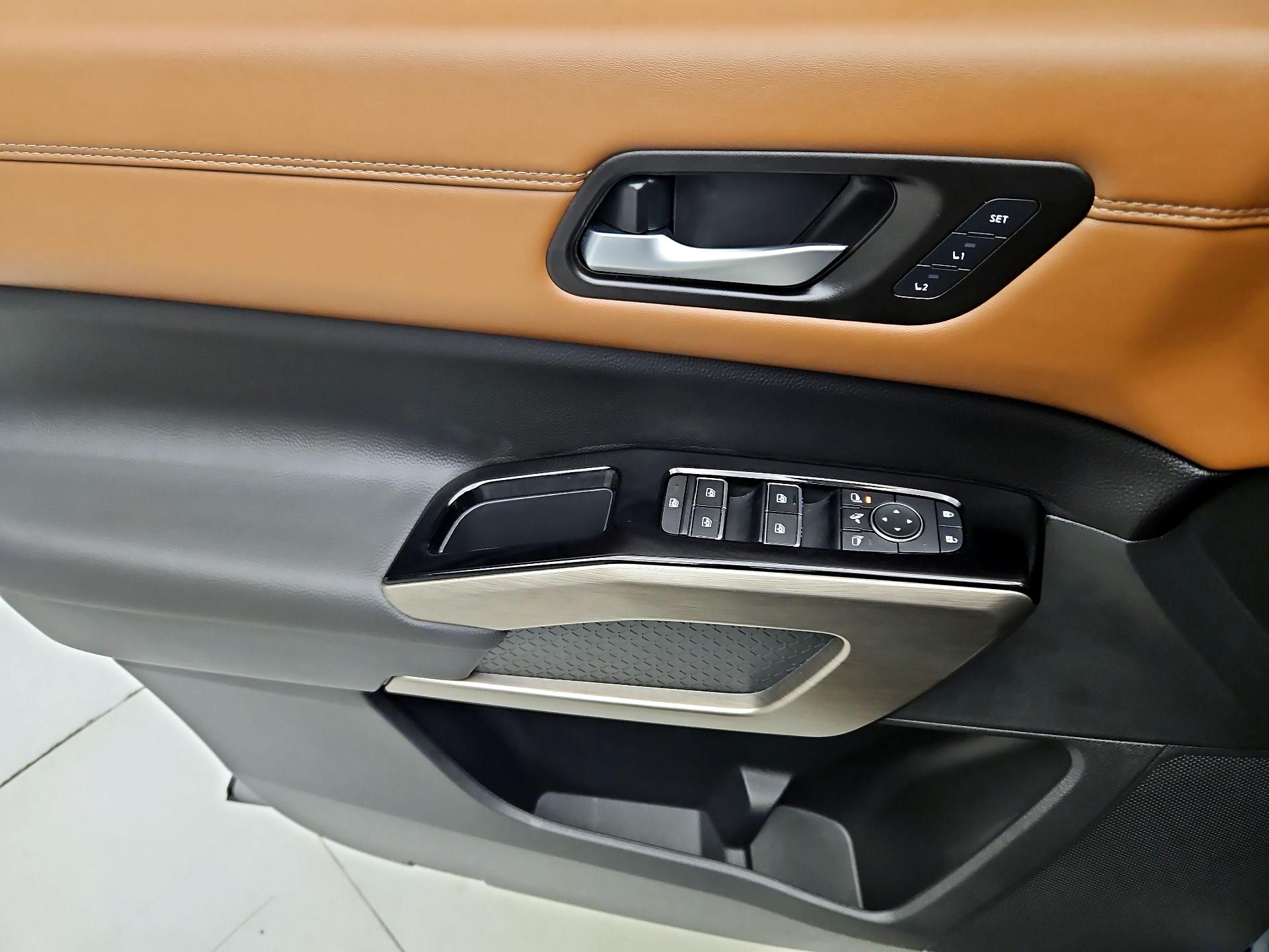 Thumbnail: 2025 Nissan Pathfinder - 12