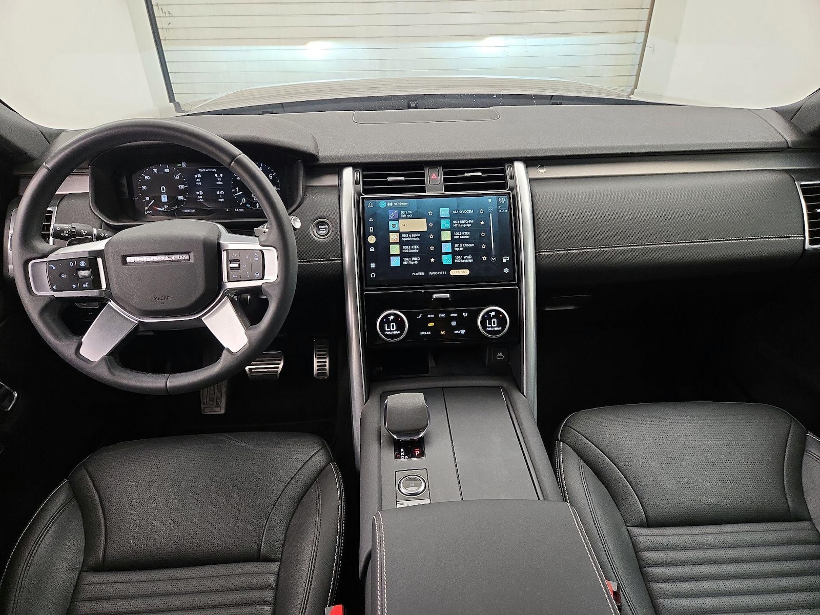 2024 Land Rover Discovery Dynamic SE - Photo 10
