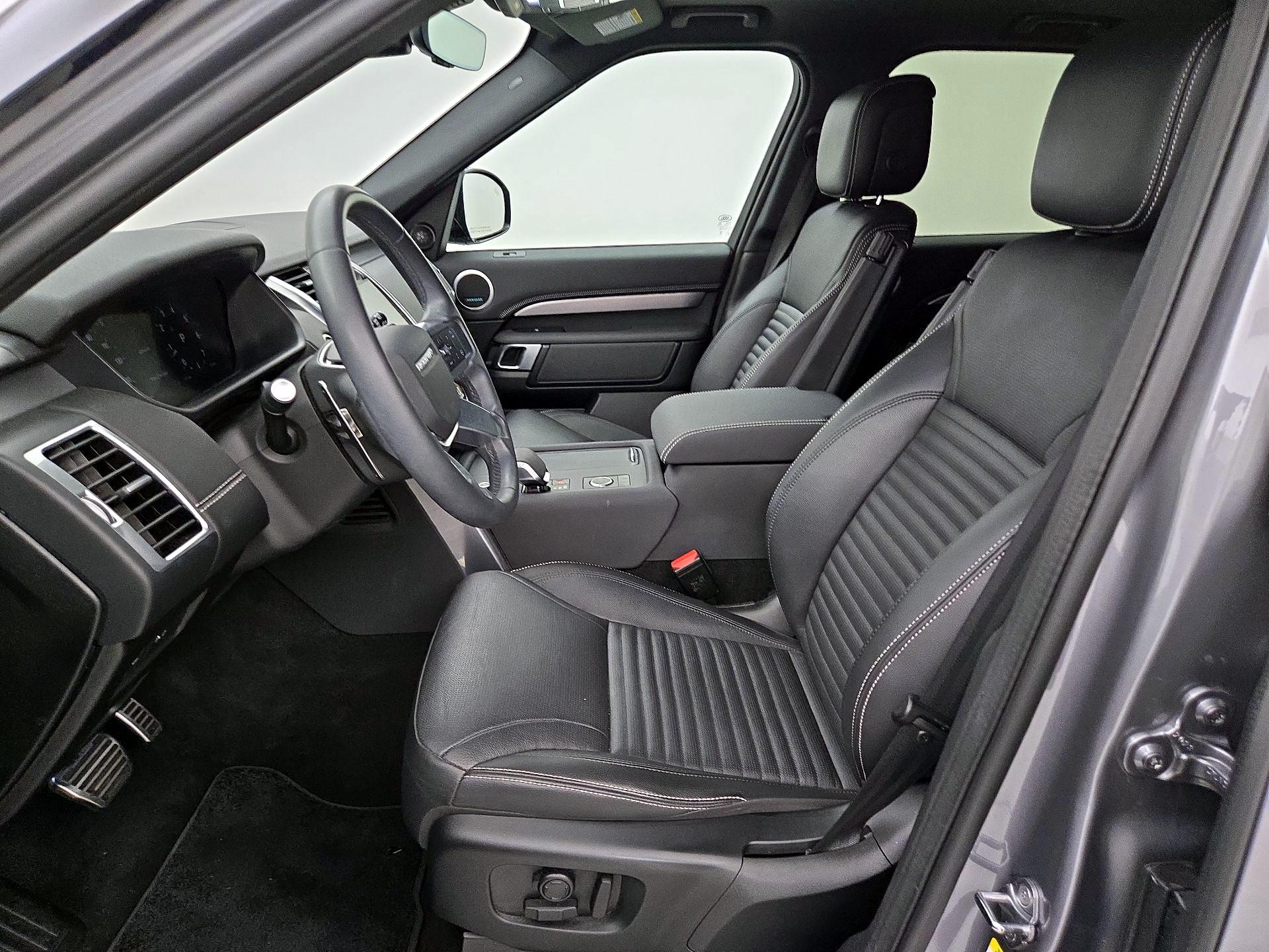 Thumbnail: 2024 Land Rover Discovery - 11