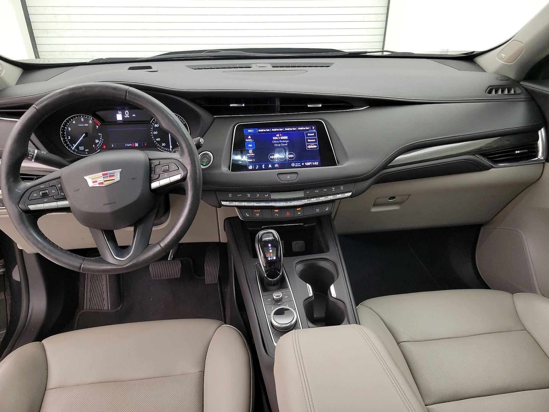 Thumbnail: 2023 Cadillac XT4 - 9