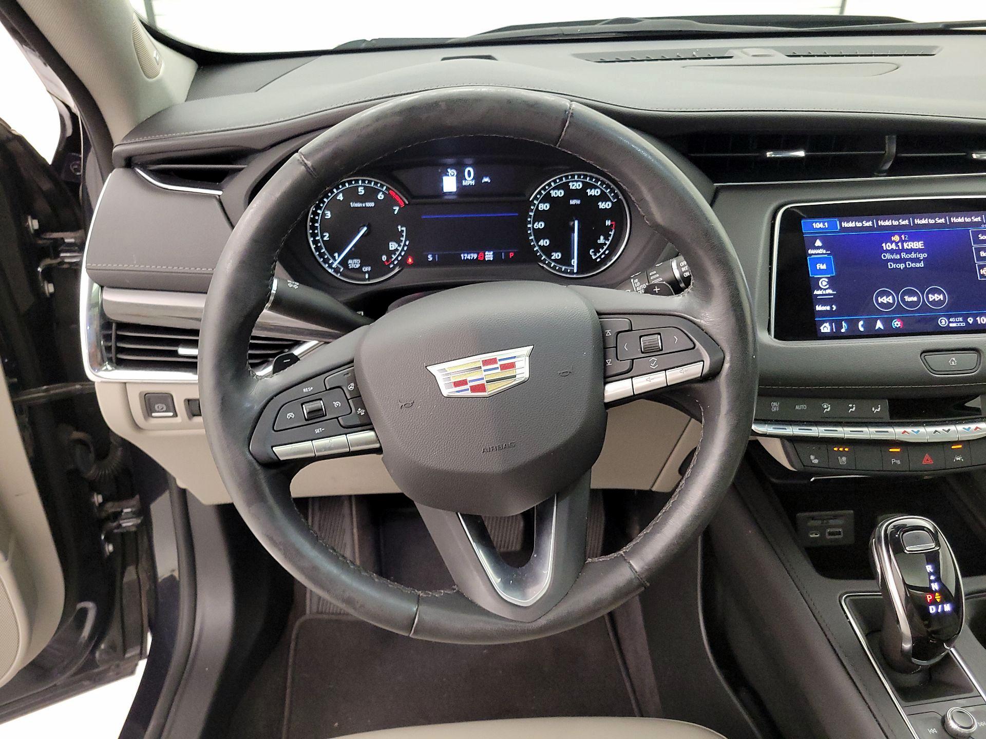 Thumbnail: 2023 Cadillac XT4 - 10
