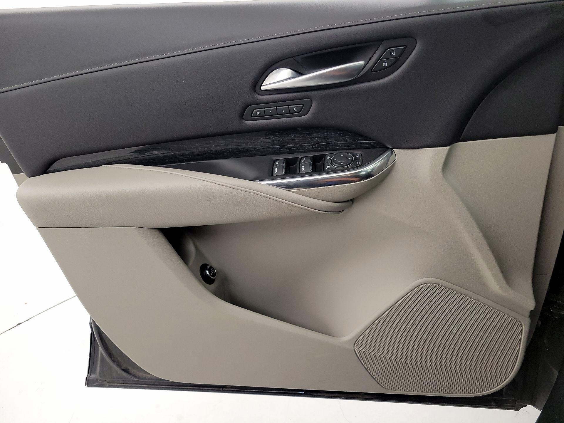Thumbnail: 2023 Cadillac XT4 - 12