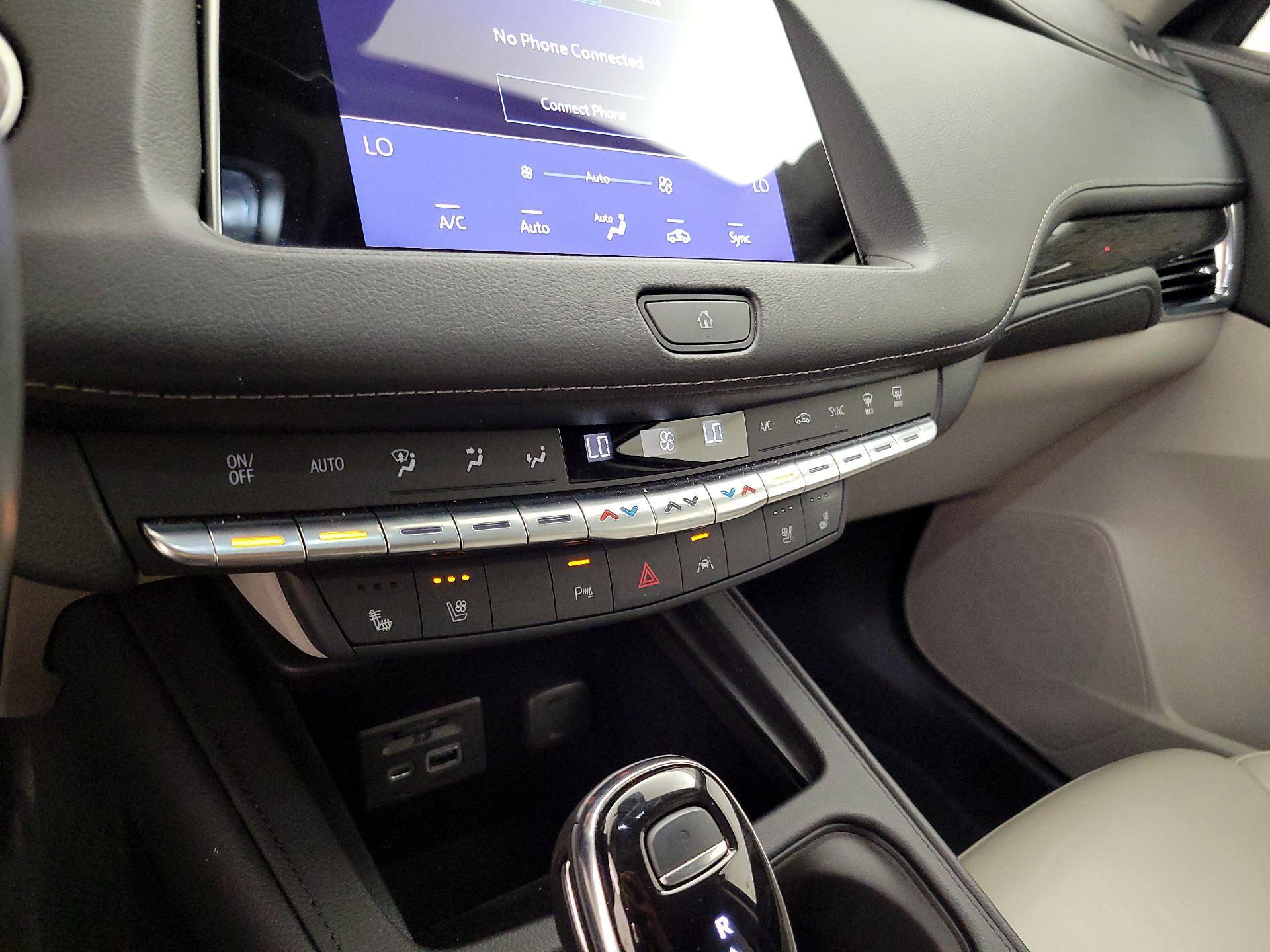 Thumbnail: 2023 Cadillac XT4 - 16