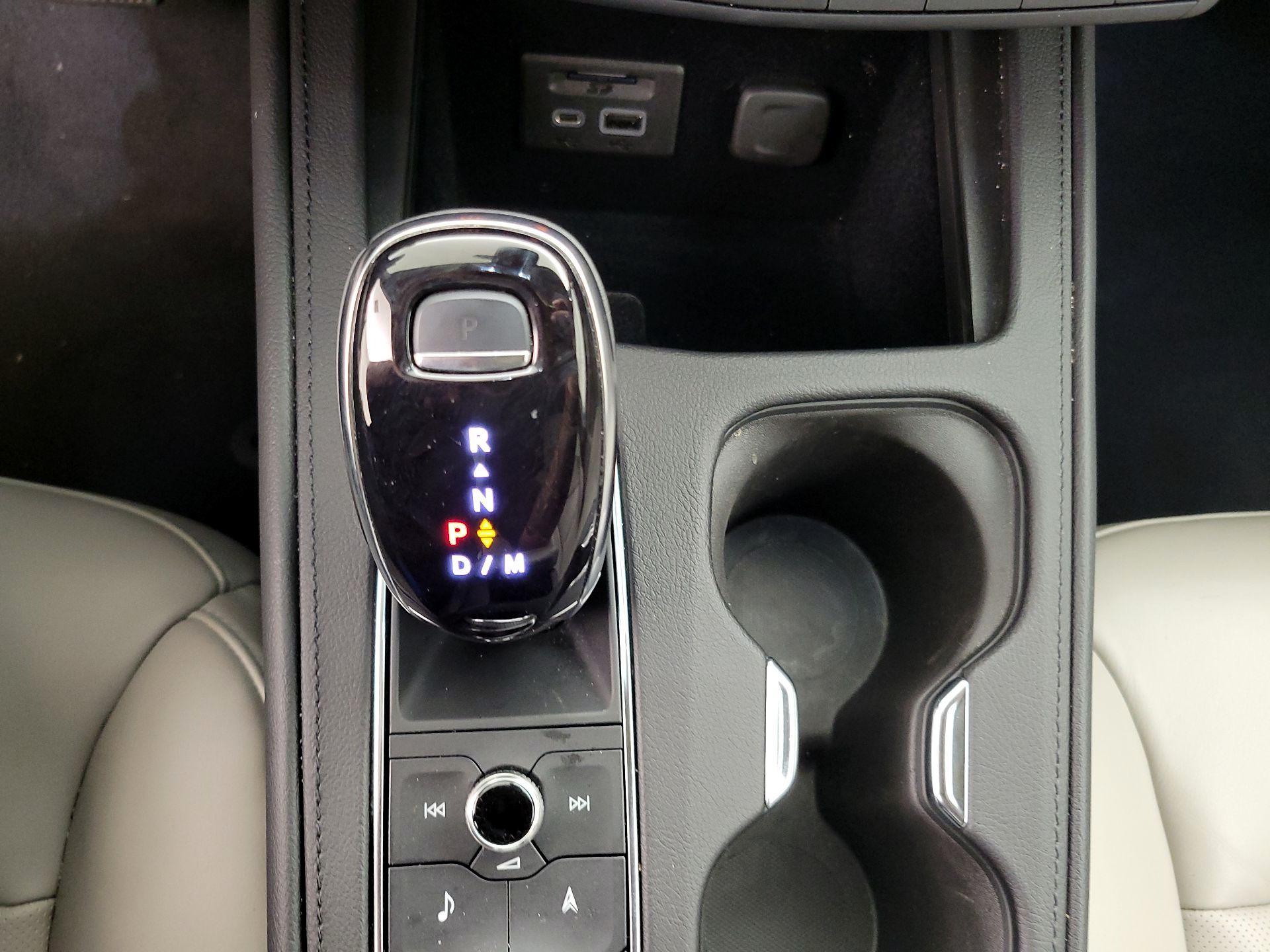 Thumbnail: 2023 Cadillac XT4 - 17