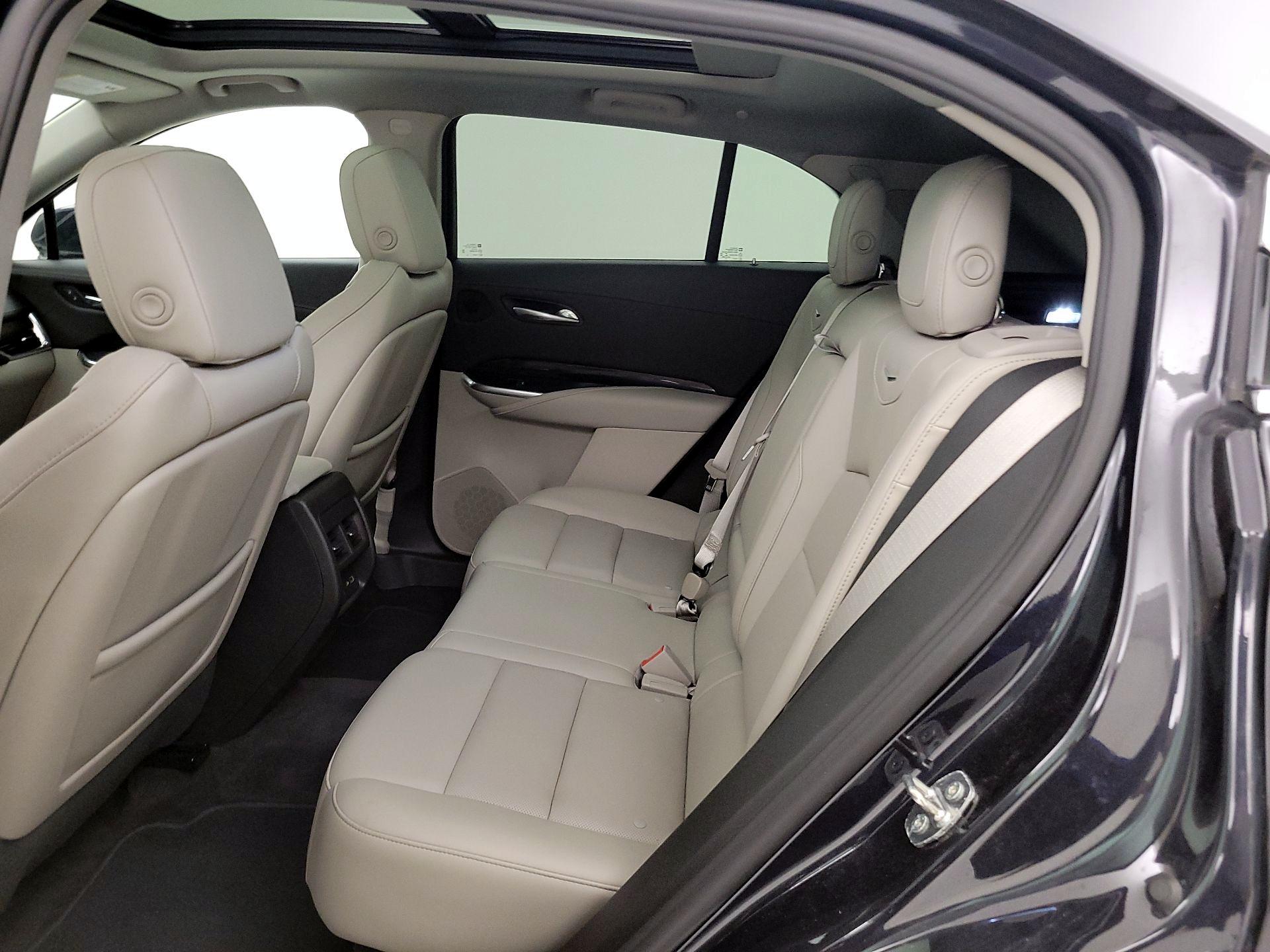 Thumbnail: 2023 Cadillac XT4 - 20