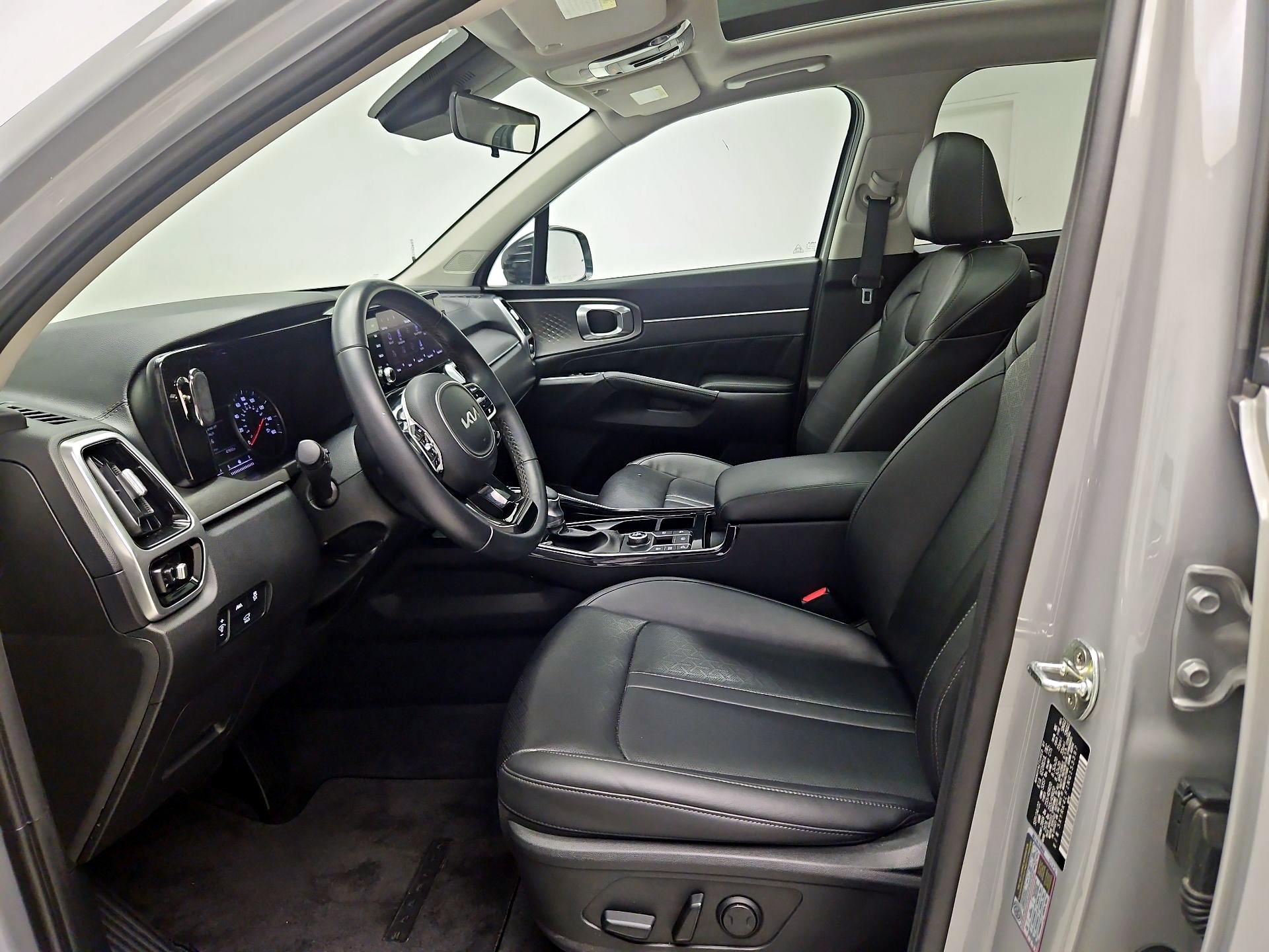 Thumbnail: 2022 Kia Sorento - 11