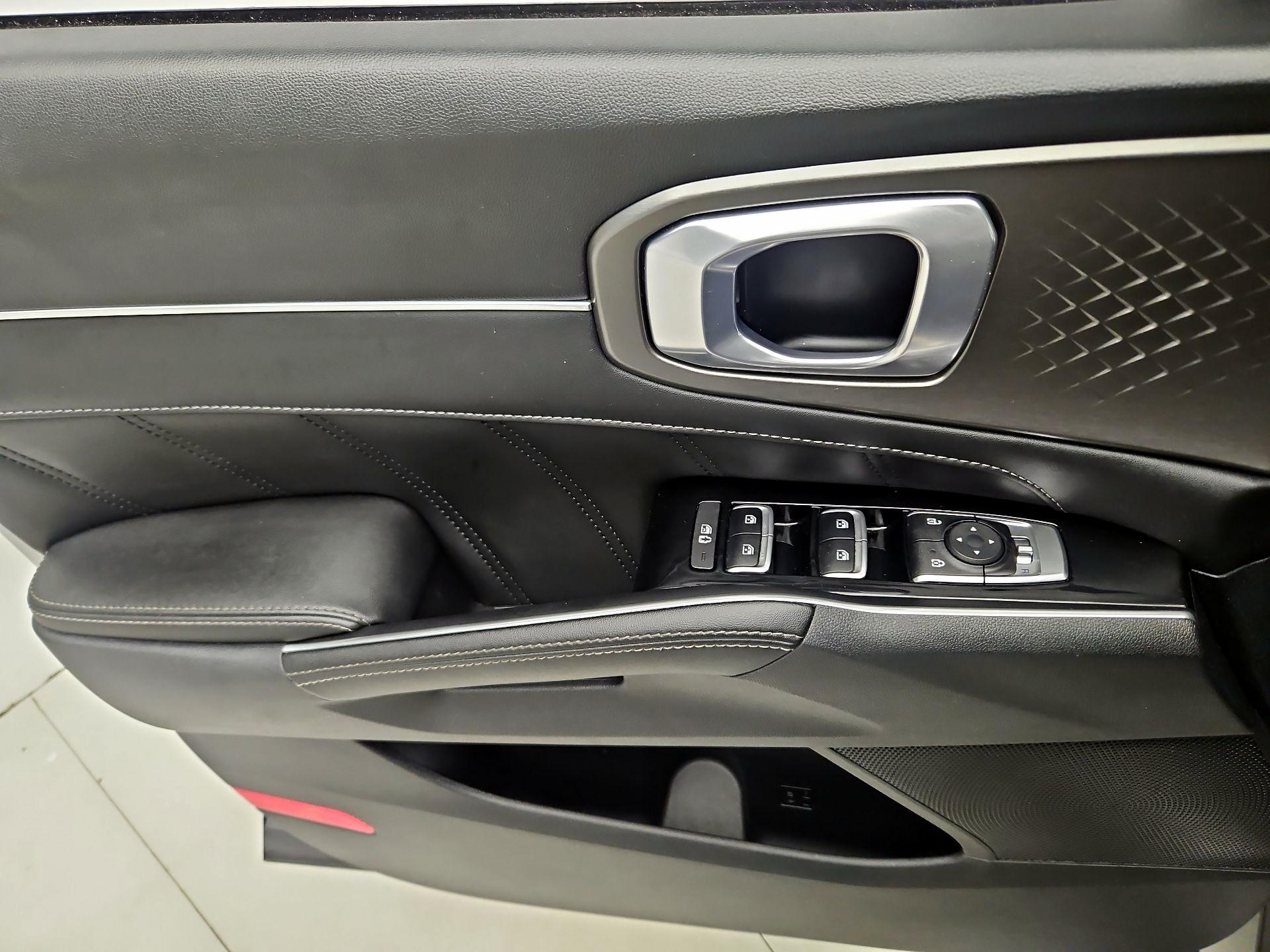 Thumbnail: 2022 Kia Sorento - 12
