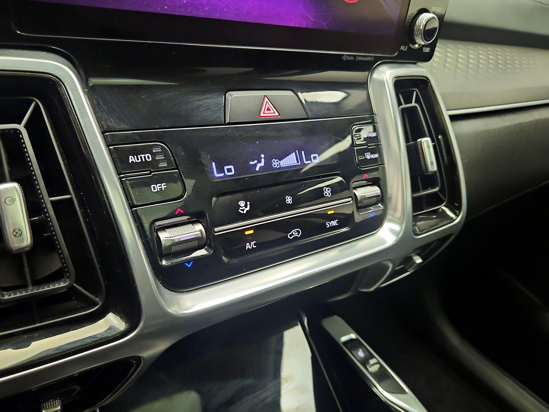Thumbnail: 2022 Kia Sorento - 17