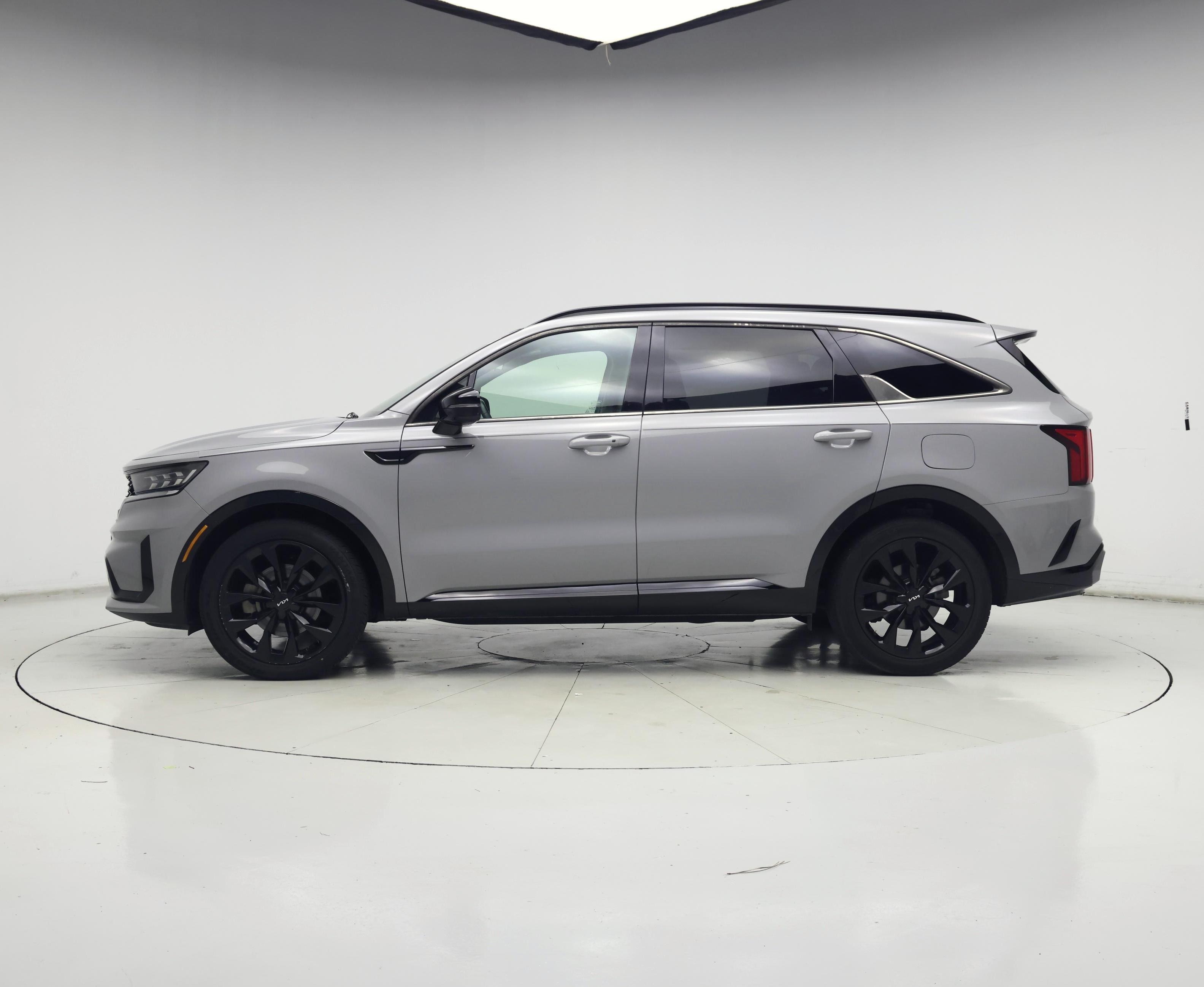 Thumbnail: 2022 Kia Sorento - 3
