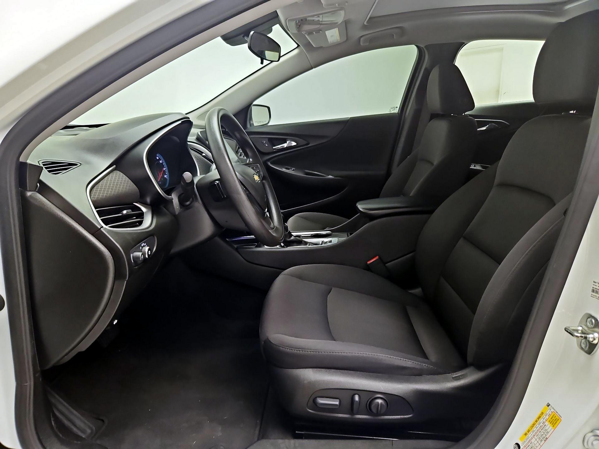 Thumbnail: 2024 Chevrolet Malibu - 11