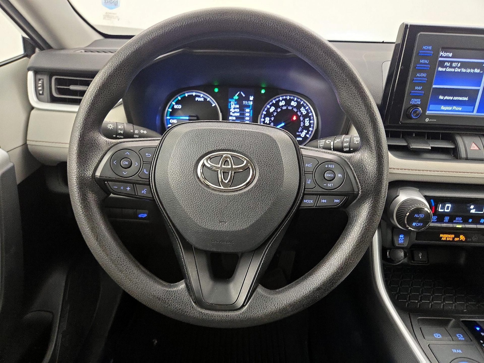 2021 Toyota RAV4 XLE - Photo 11