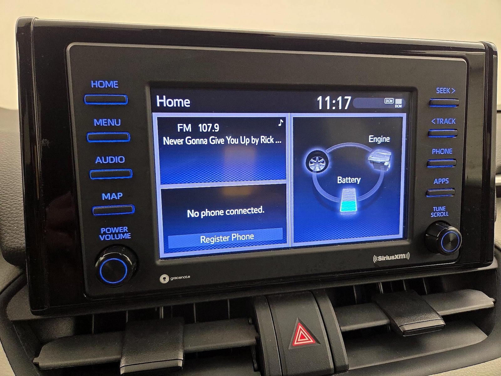 2021 Toyota RAV4 XLE - Photo 16