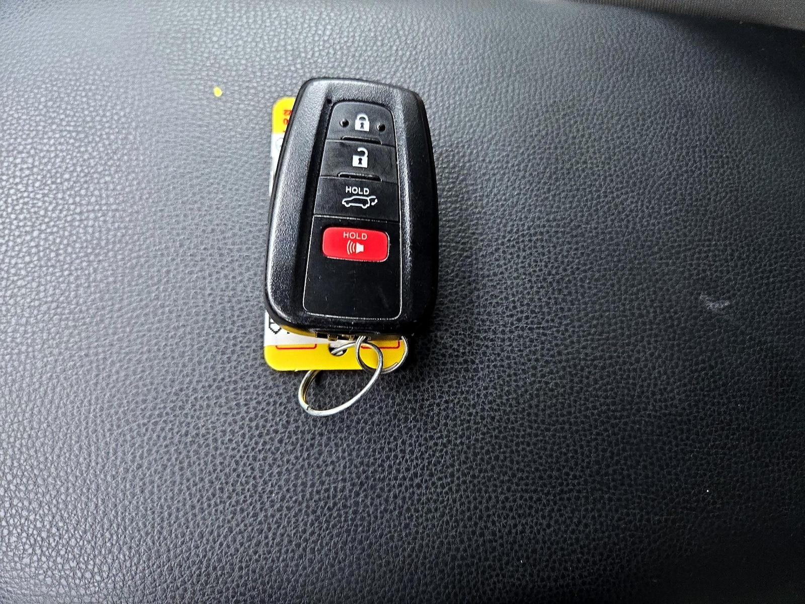2021 Toyota RAV4 XLE - Photo 24