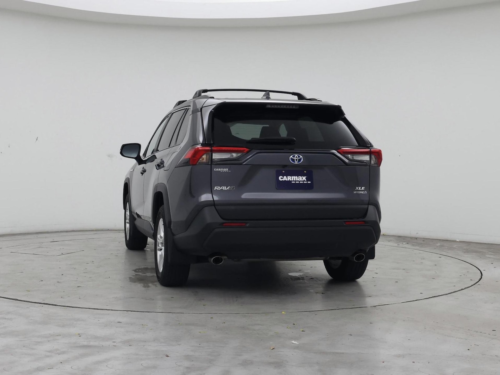 2021 Toyota RAV4 XLE - Photo 7