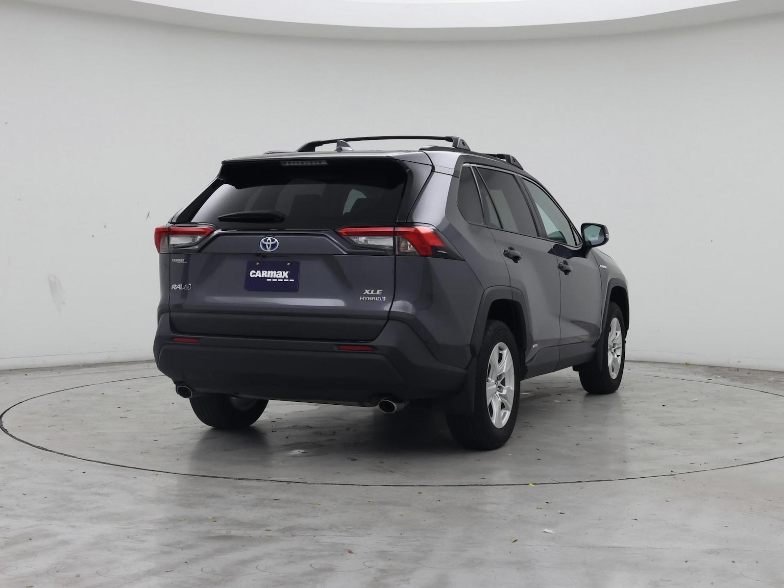 2021 Toyota RAV4 XLE - Photo 9