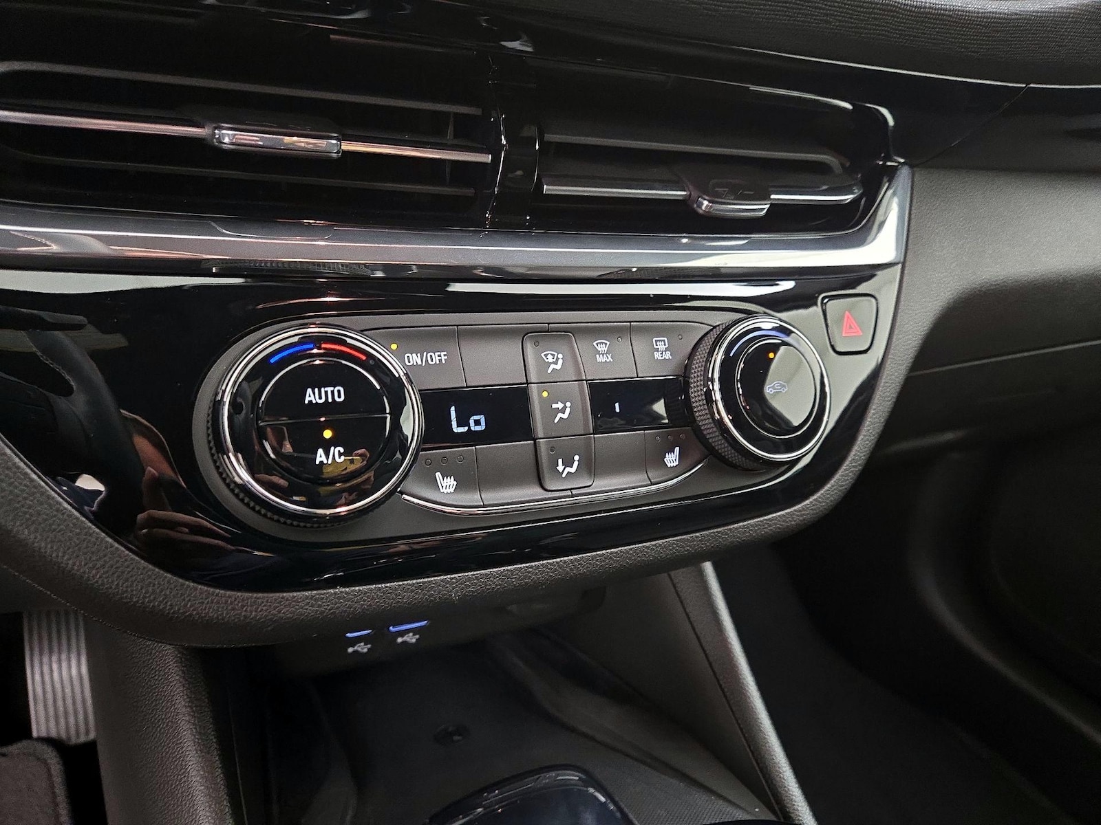2025 Buick Envista Sport Touring - Photo 17