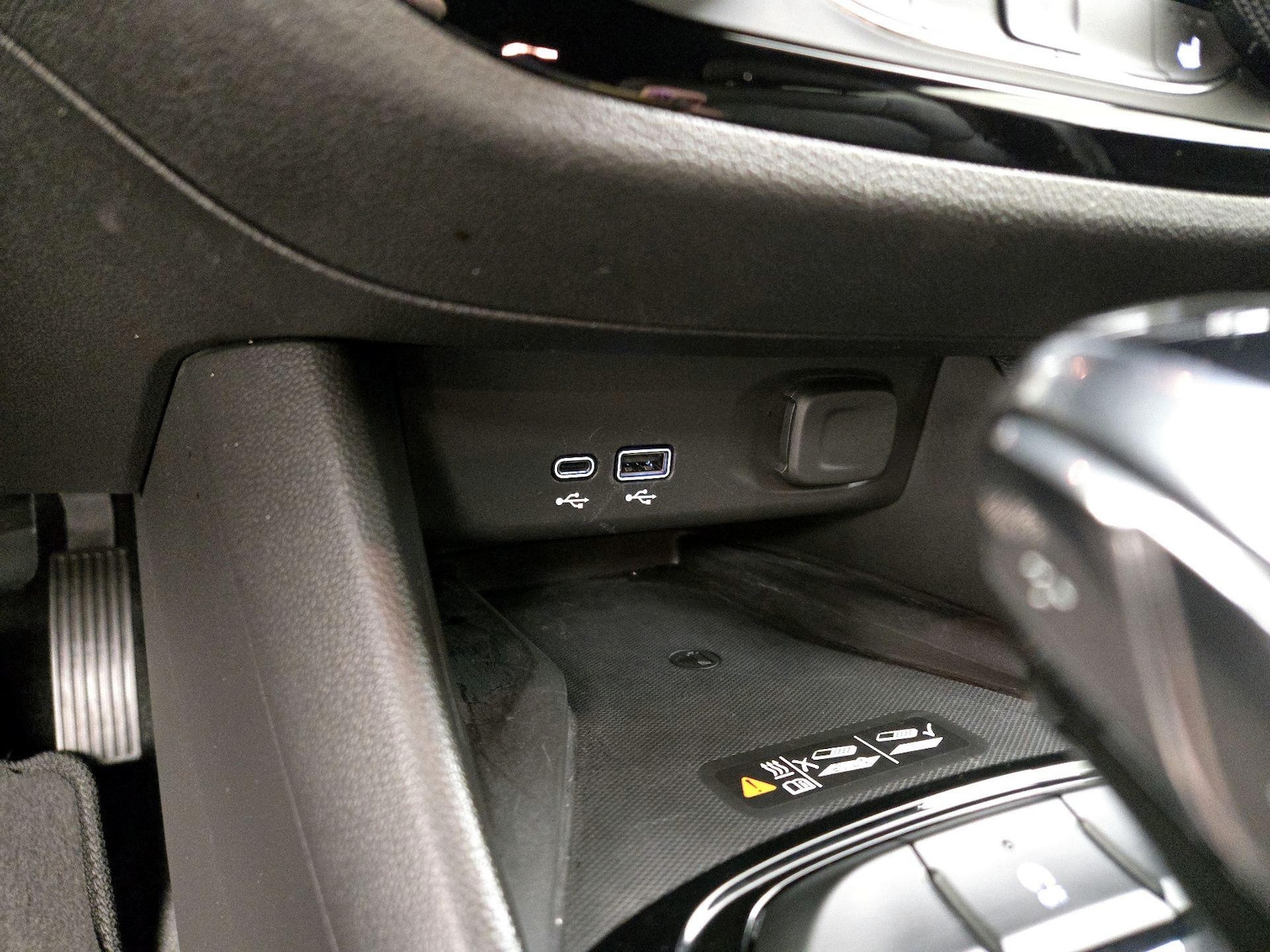 2025 Buick Envista Sport Touring - Photo 19