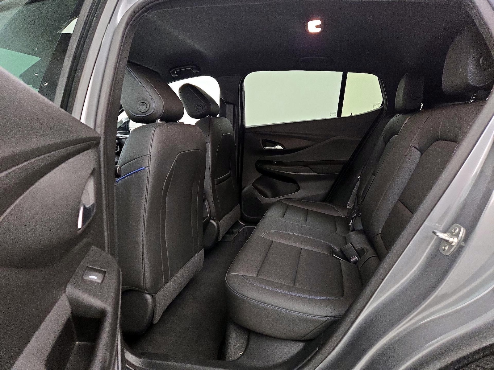 2025 Buick Envista Sport Touring - Photo 20