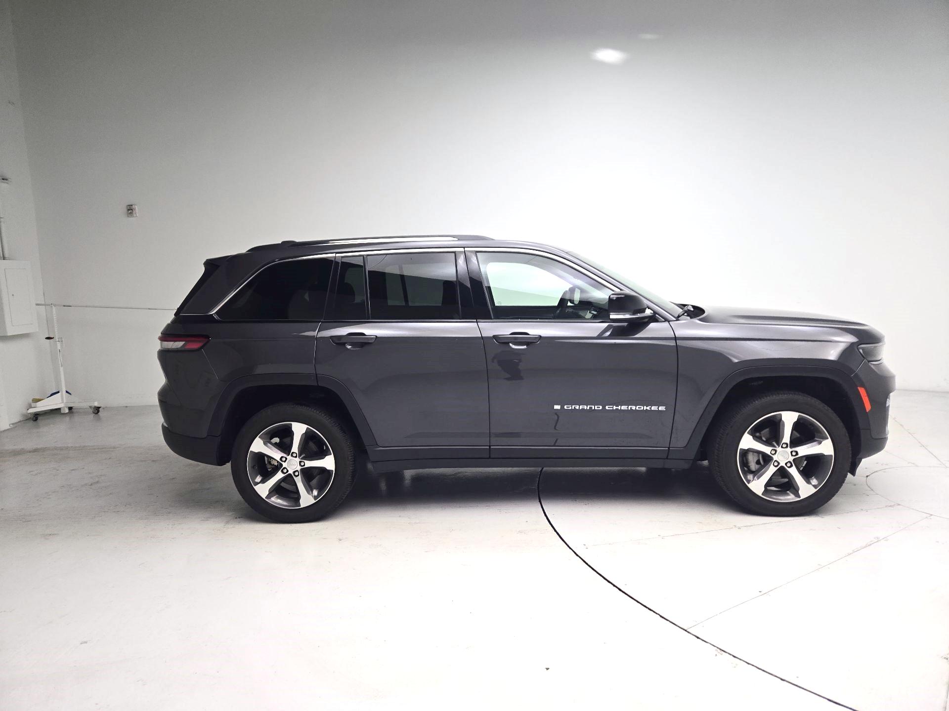 Thumbnail: 2023 Jeep Grand Cherokee - 4