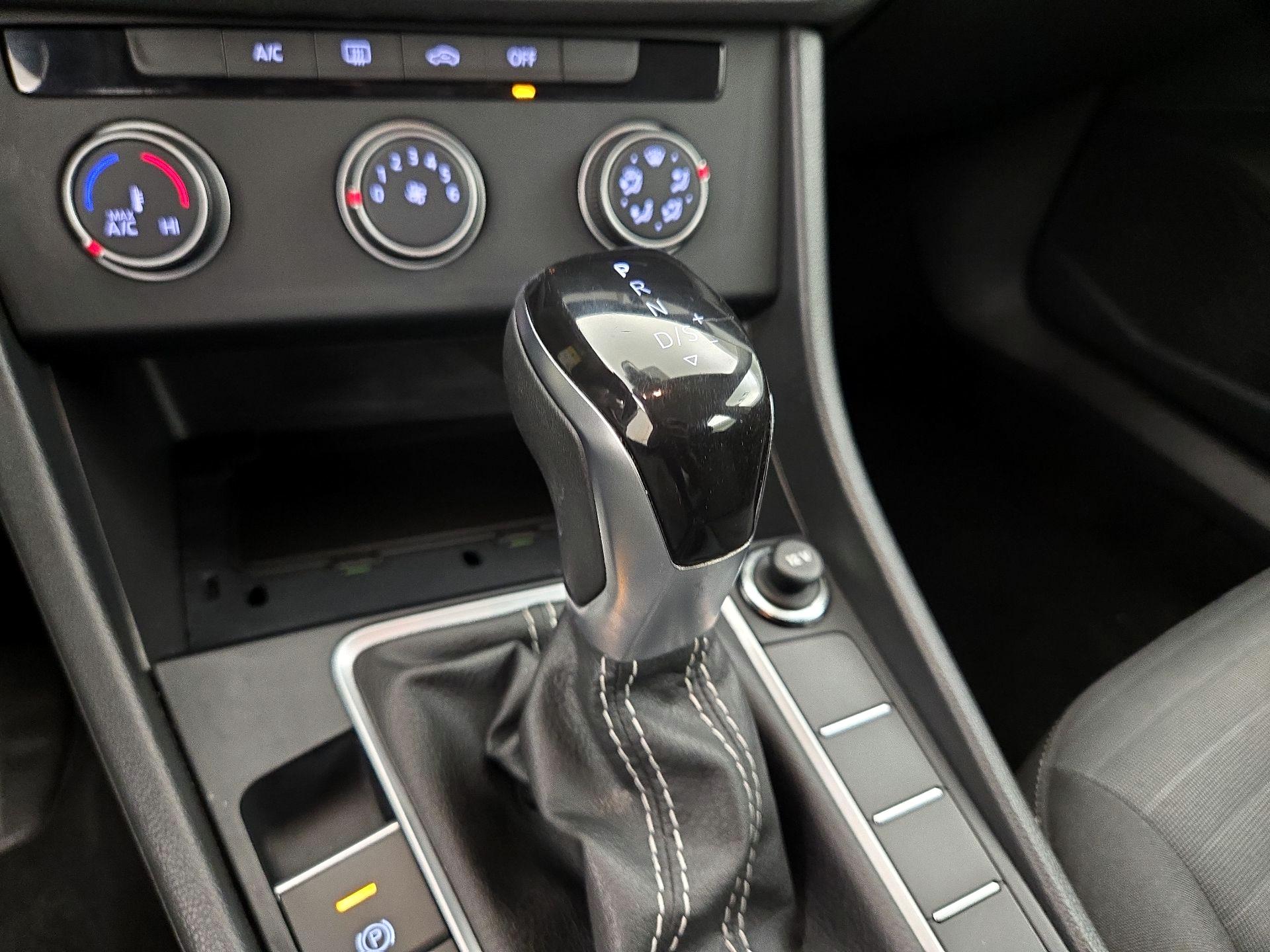 Thumbnail: 2024 Volkswagen Jetta - 17