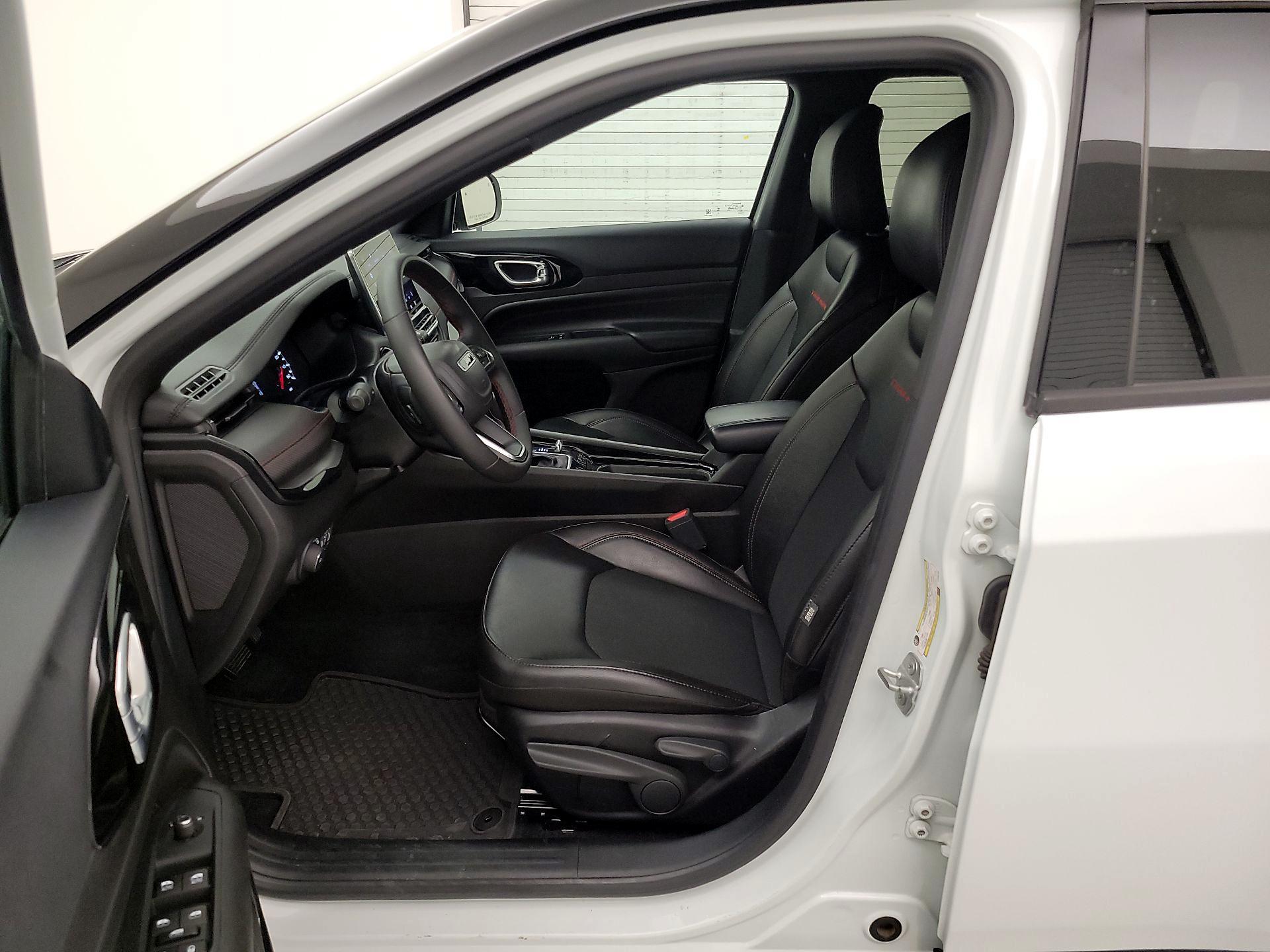 Thumbnail: 2025 Jeep Compass - 11