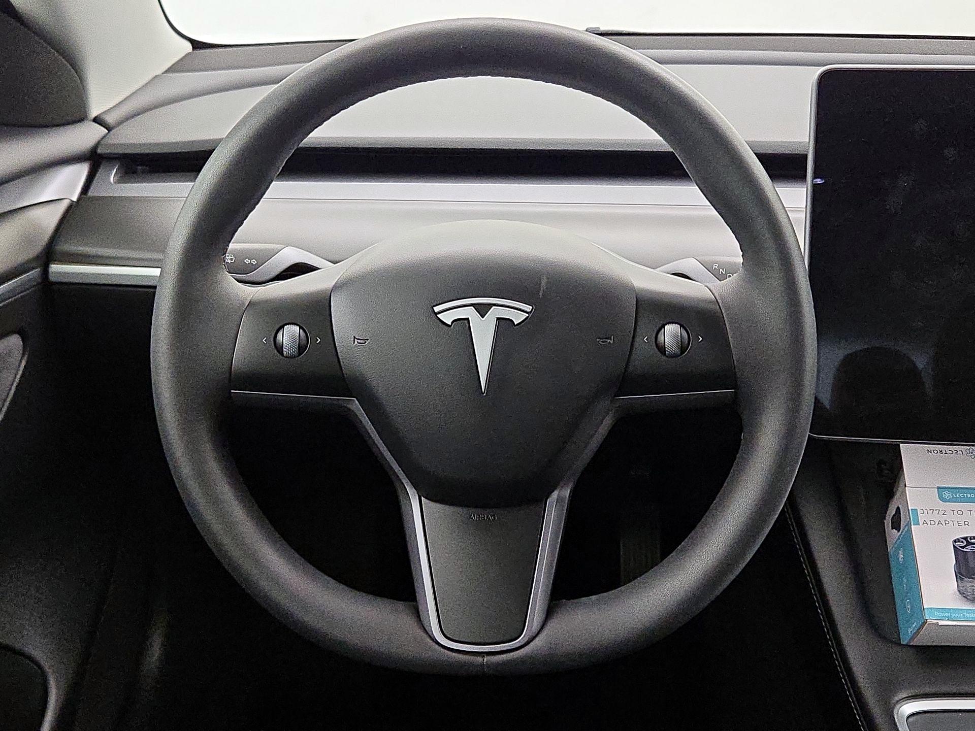 Thumbnail: 2023 Tesla Model 3 - 10