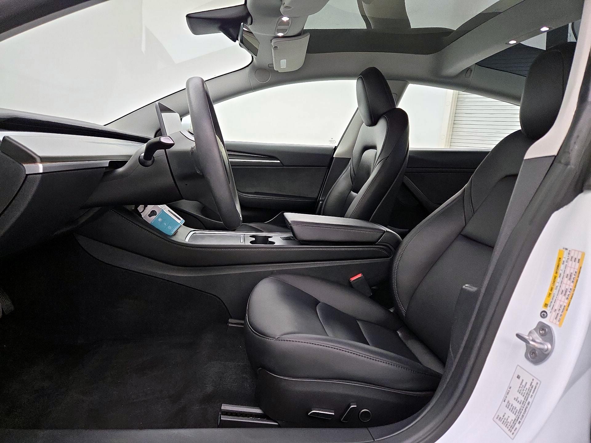 Thumbnail: 2023 Tesla Model 3 - 11