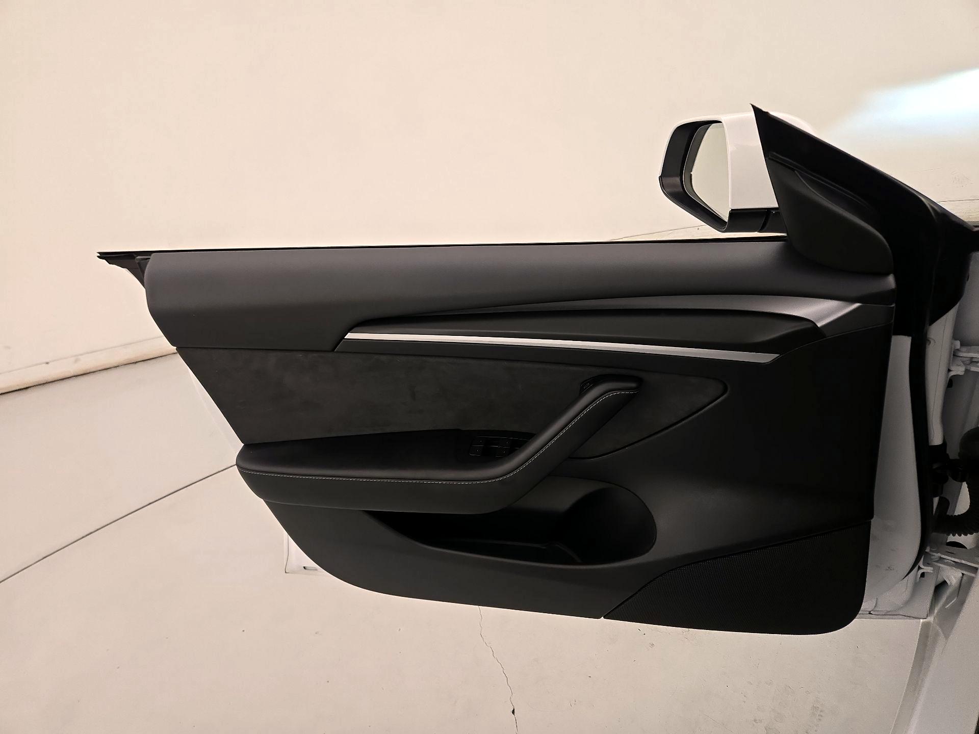 Thumbnail: 2023 Tesla Model 3 - 12