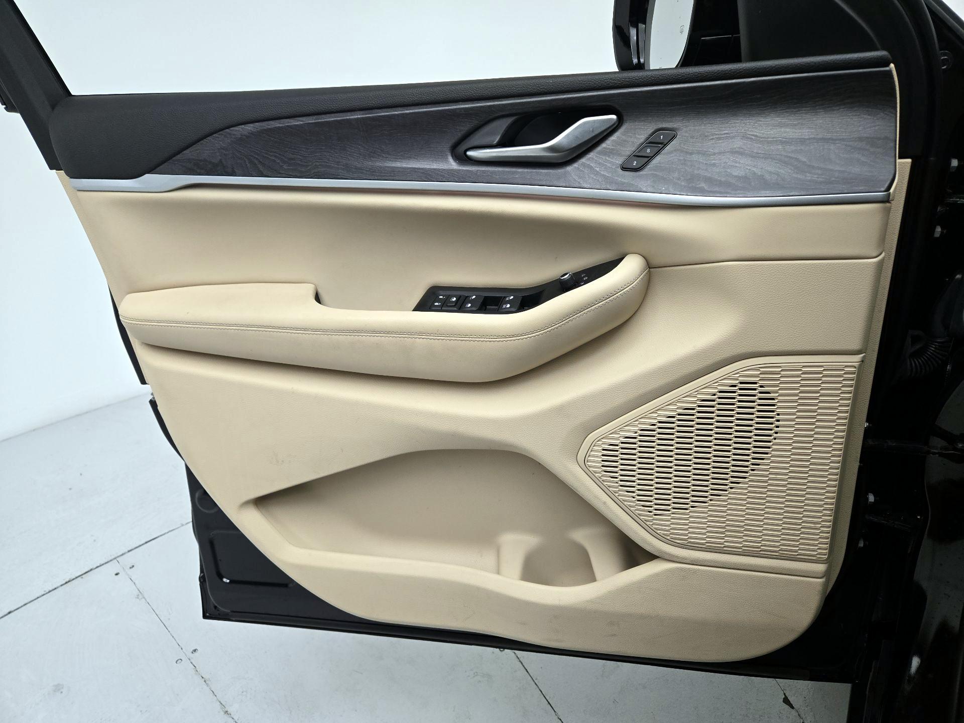 Thumbnail: 2023 Jeep Grand Cherokee - 12