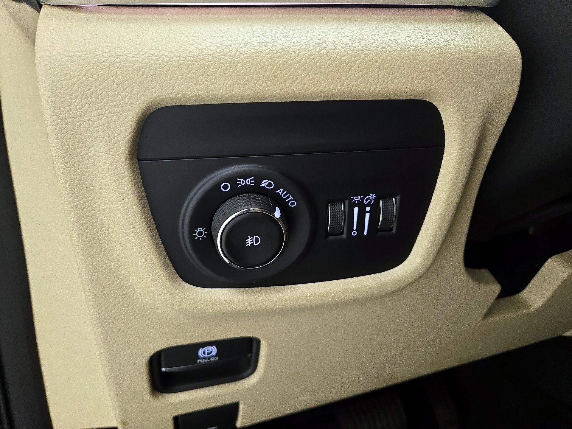 Thumbnail: 2023 Jeep Grand Cherokee - 13