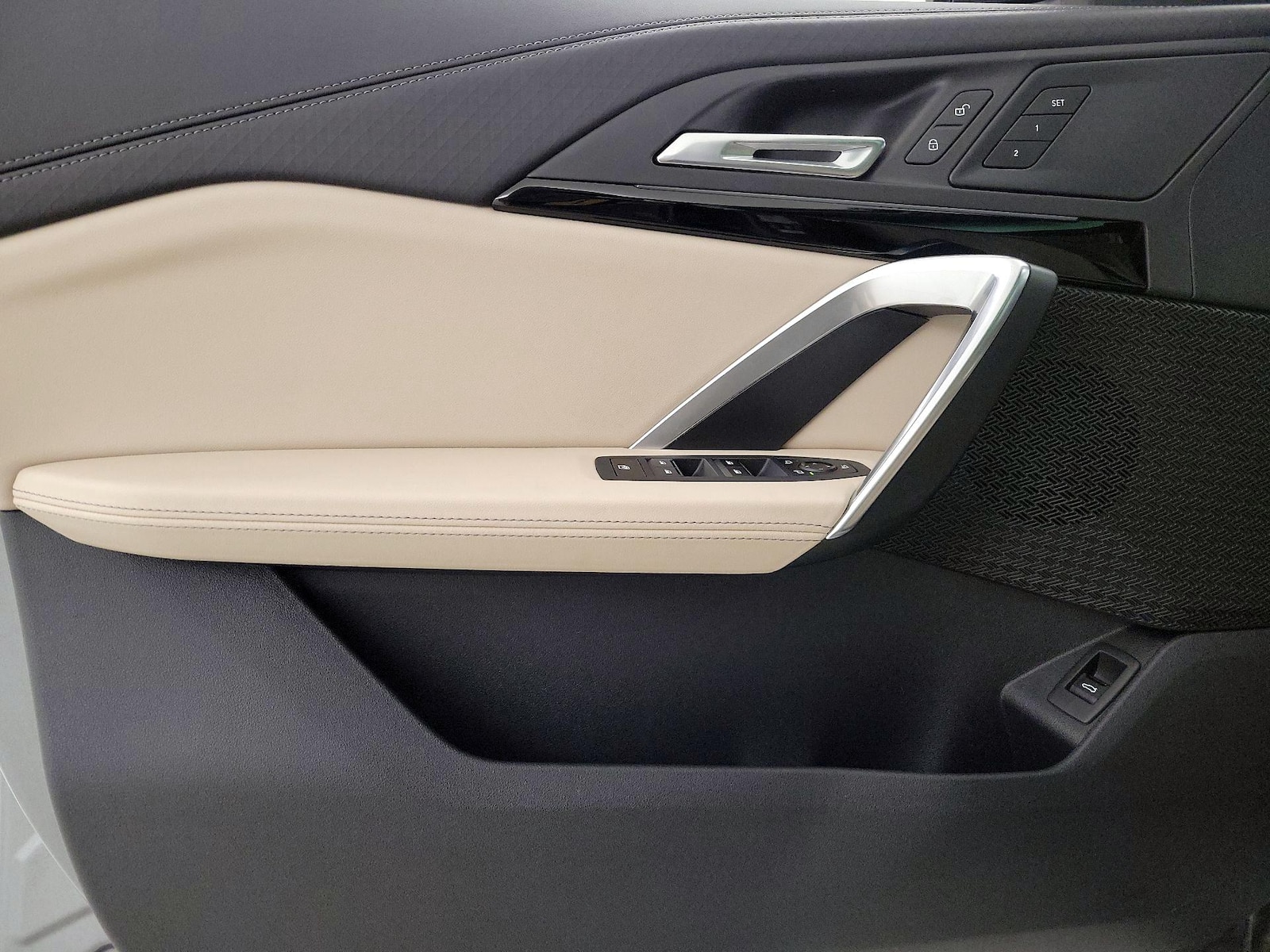 2025 BMW X2 28i - Photo 13