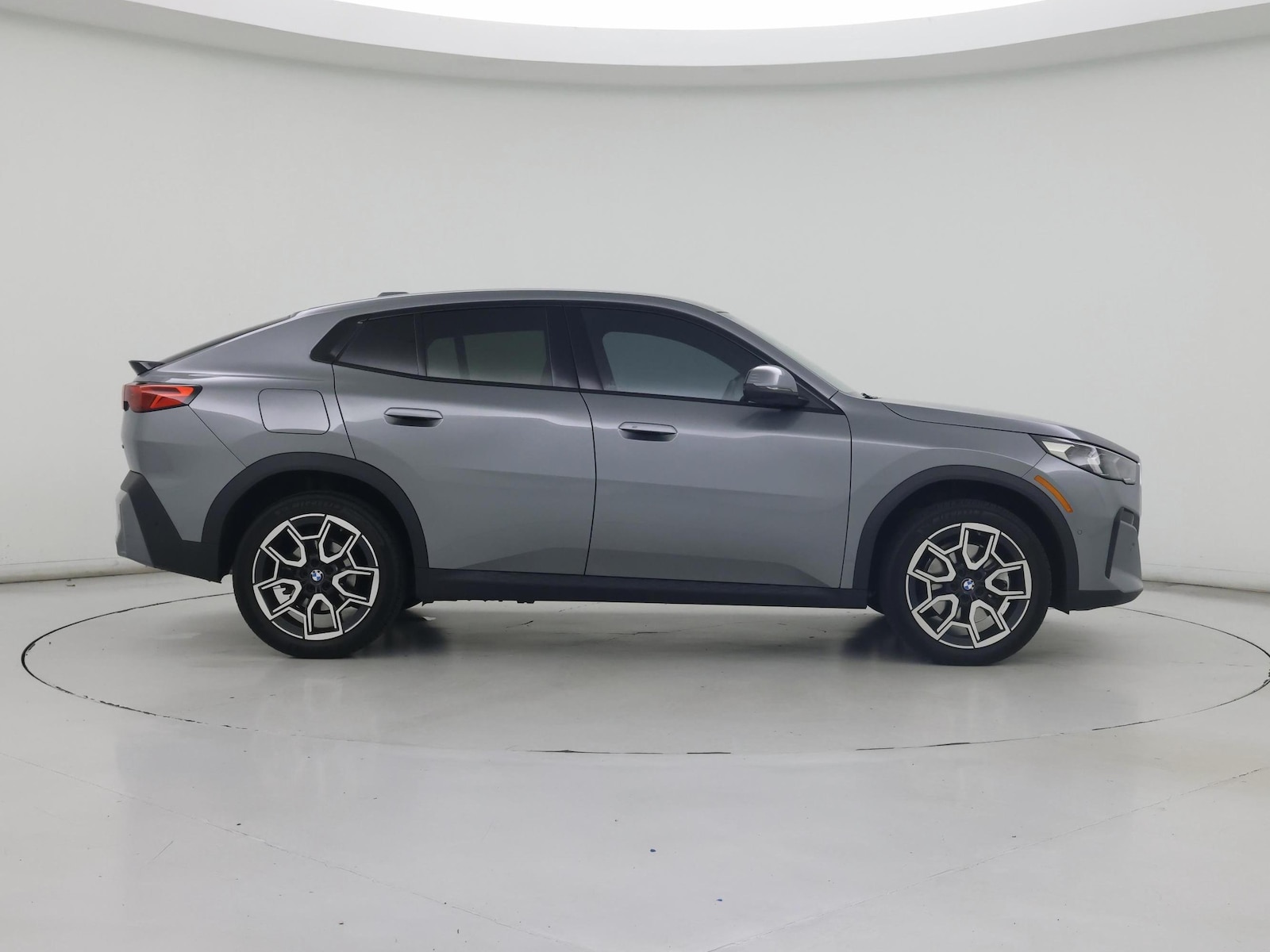 2025 BMW X2 28i - Photo 8