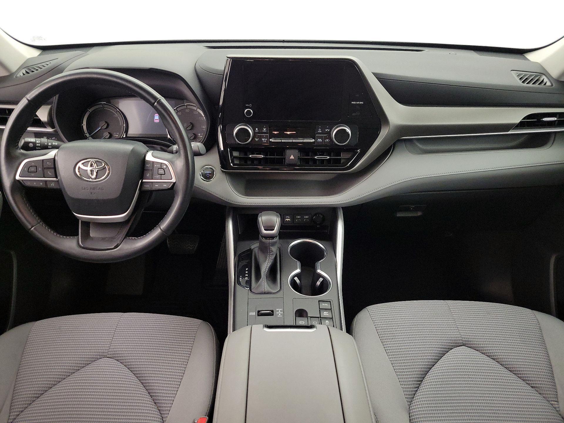 Thumbnail: 2023 Toyota Highlander - 9