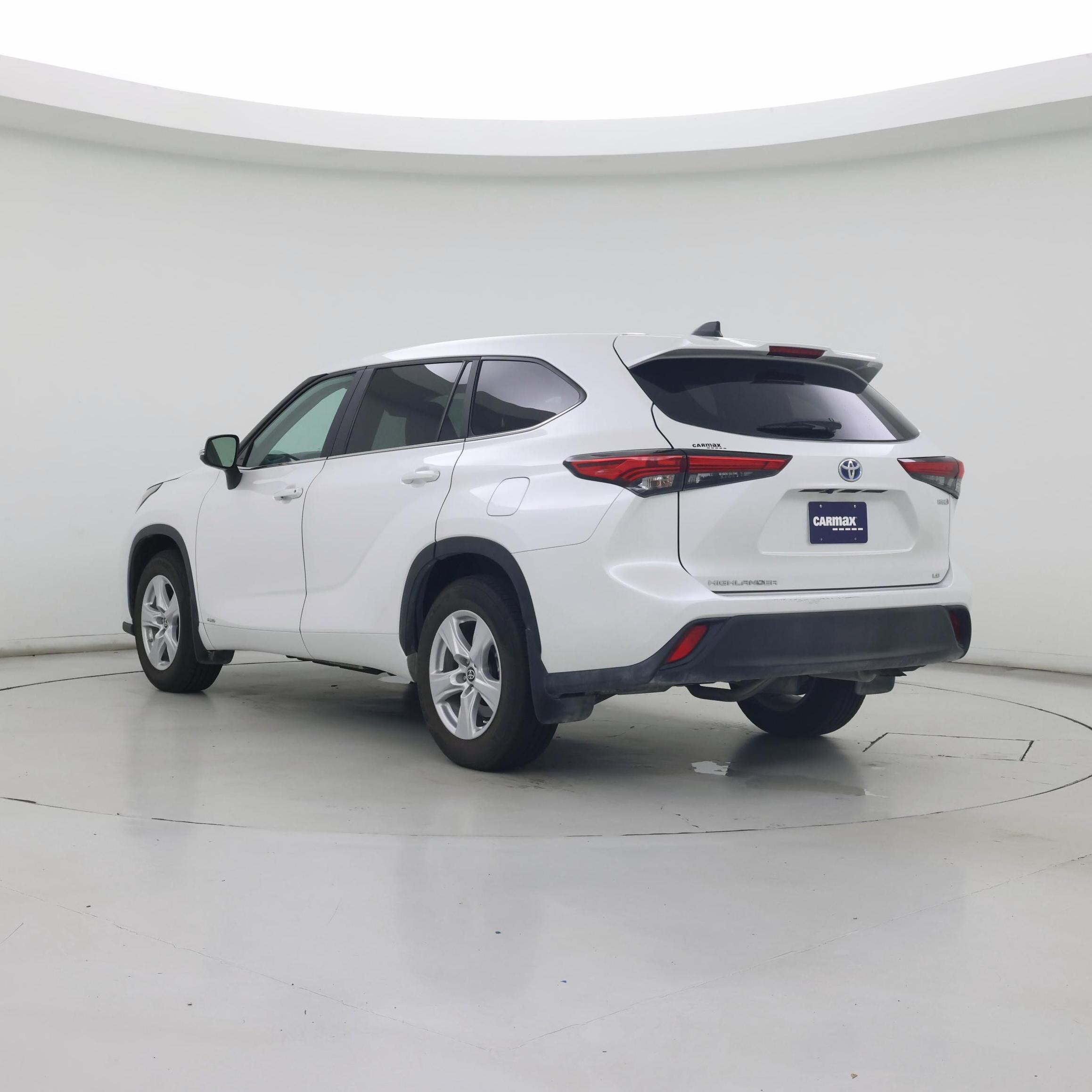 Thumbnail: 2023 Toyota Highlander - 2