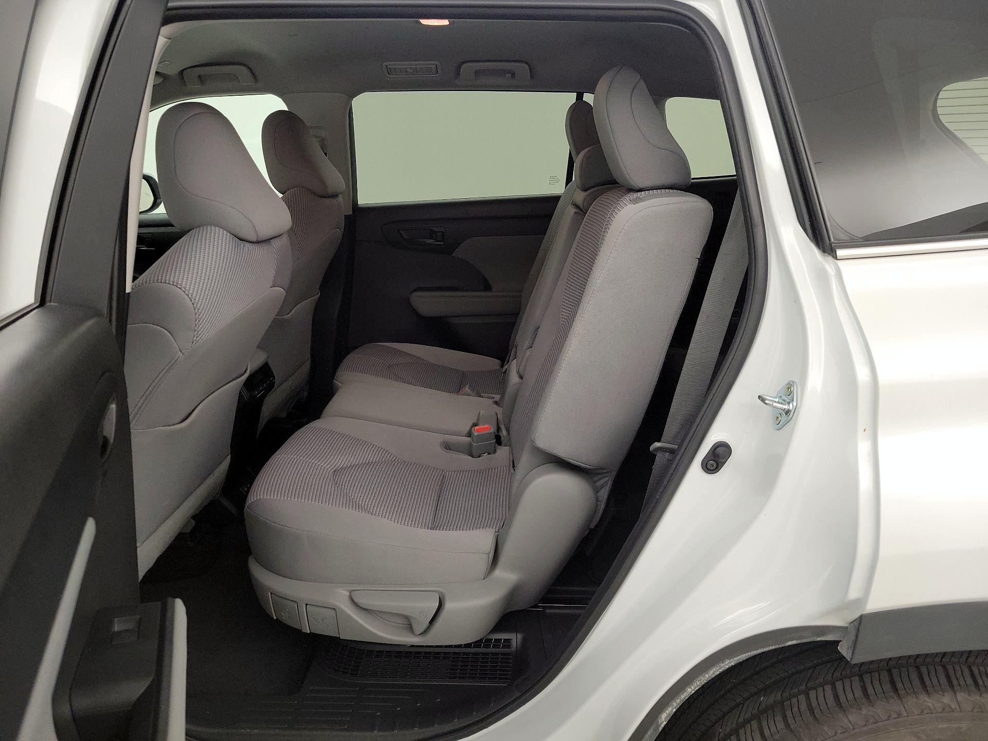 Thumbnail: 2023 Toyota Highlander - 19